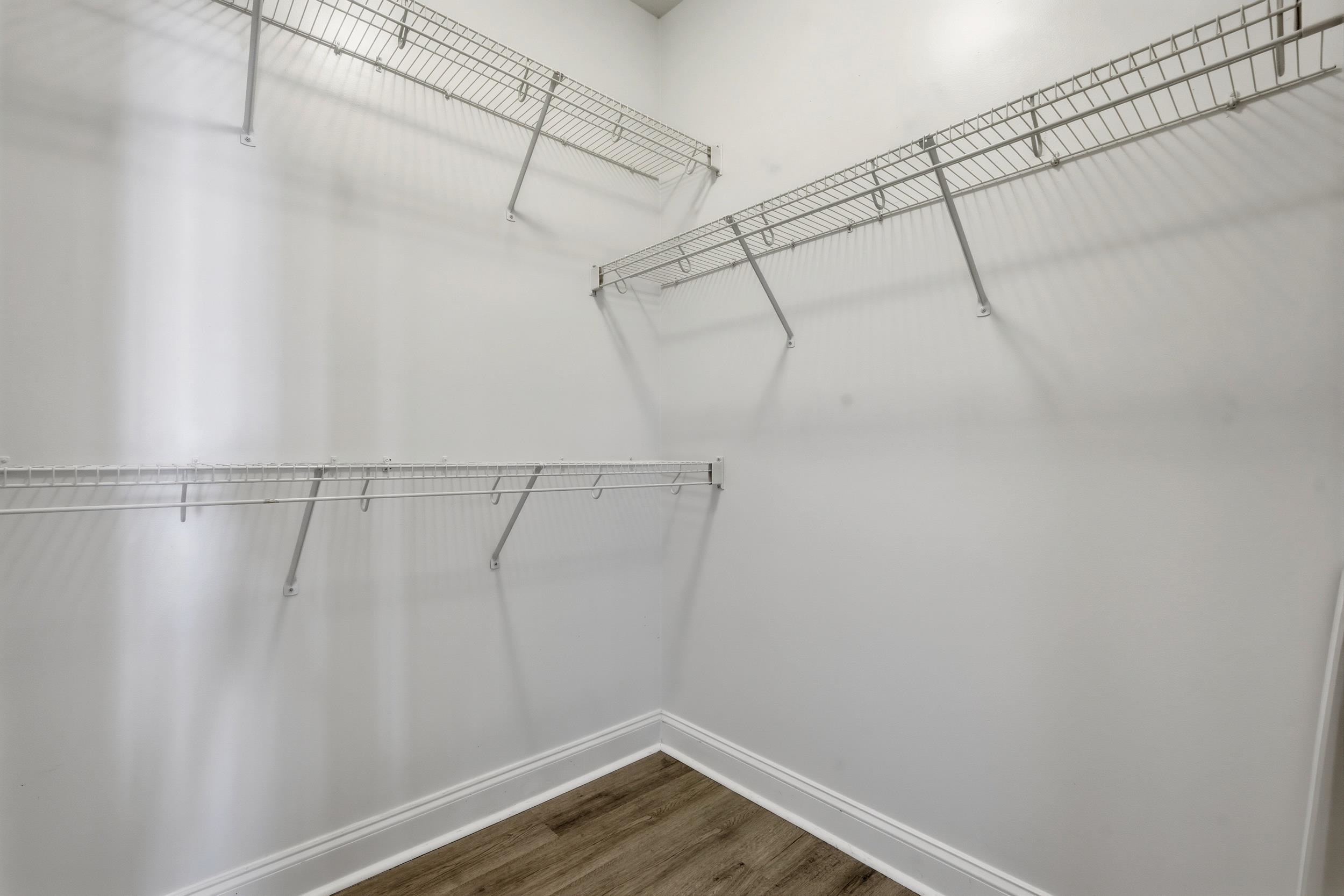 5090 Windsor Green Way Property Photo 13