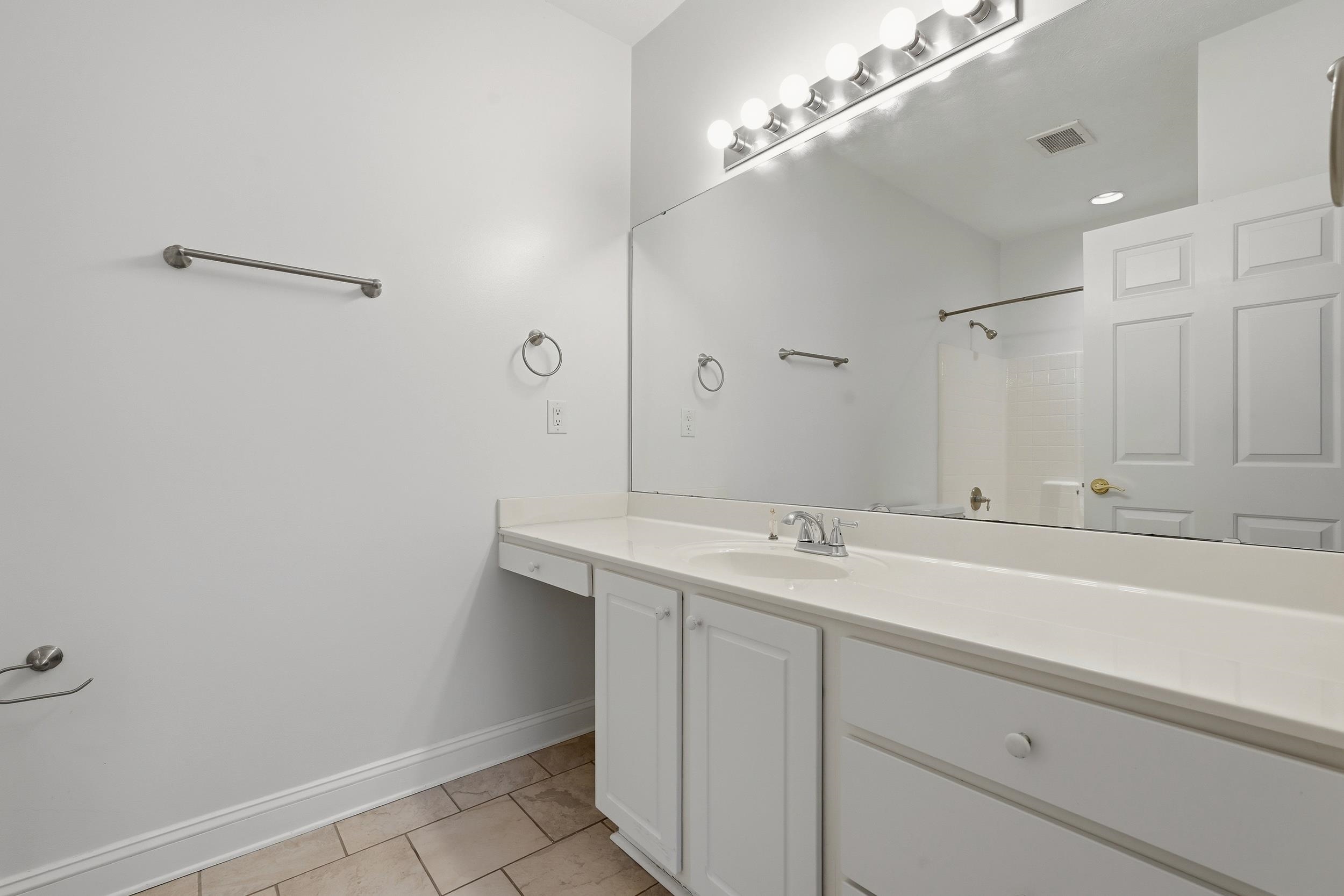 5090 Windsor Green Way Property Photo 14