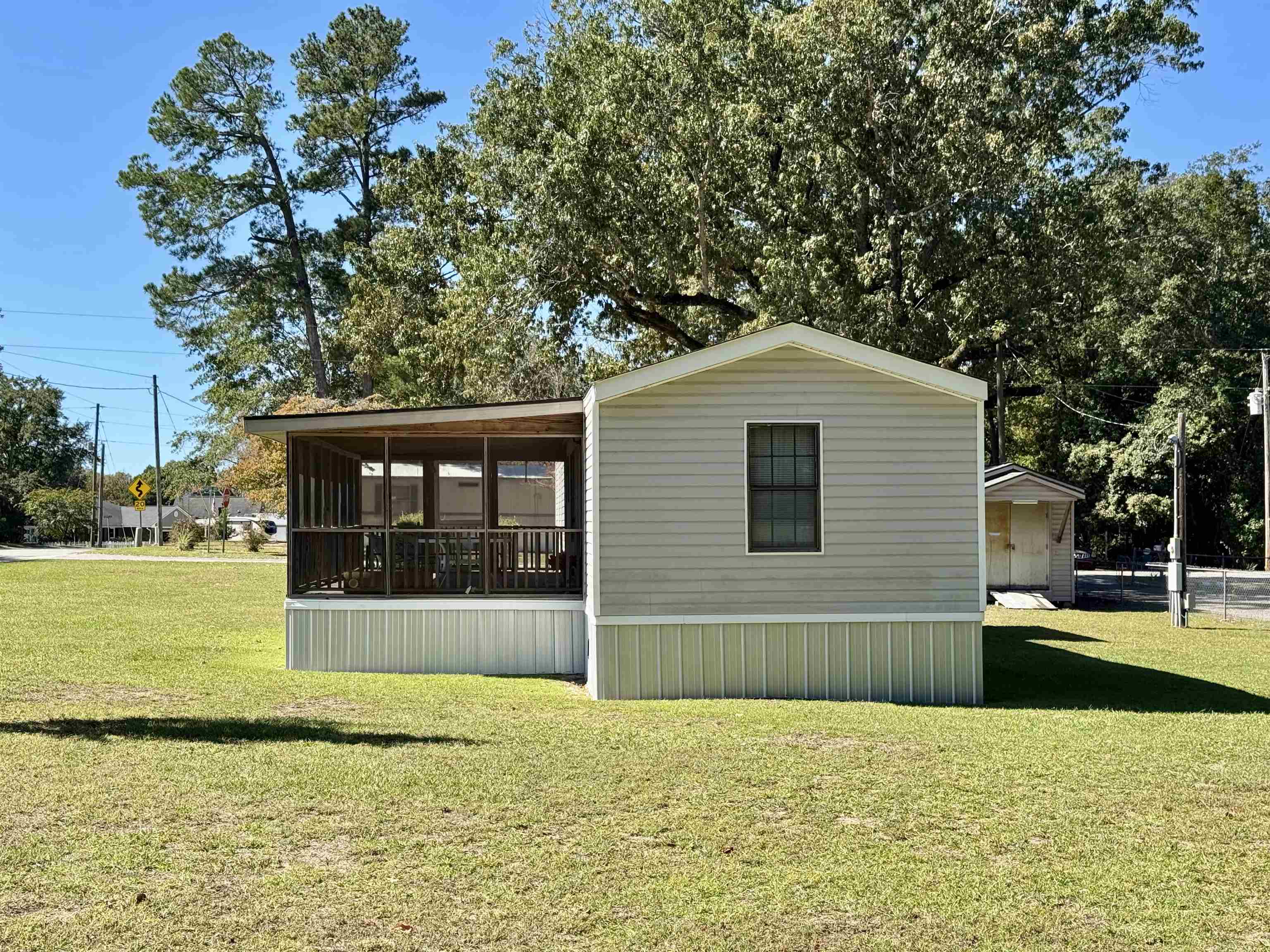 1121 Quail Trail Property Photo 2
