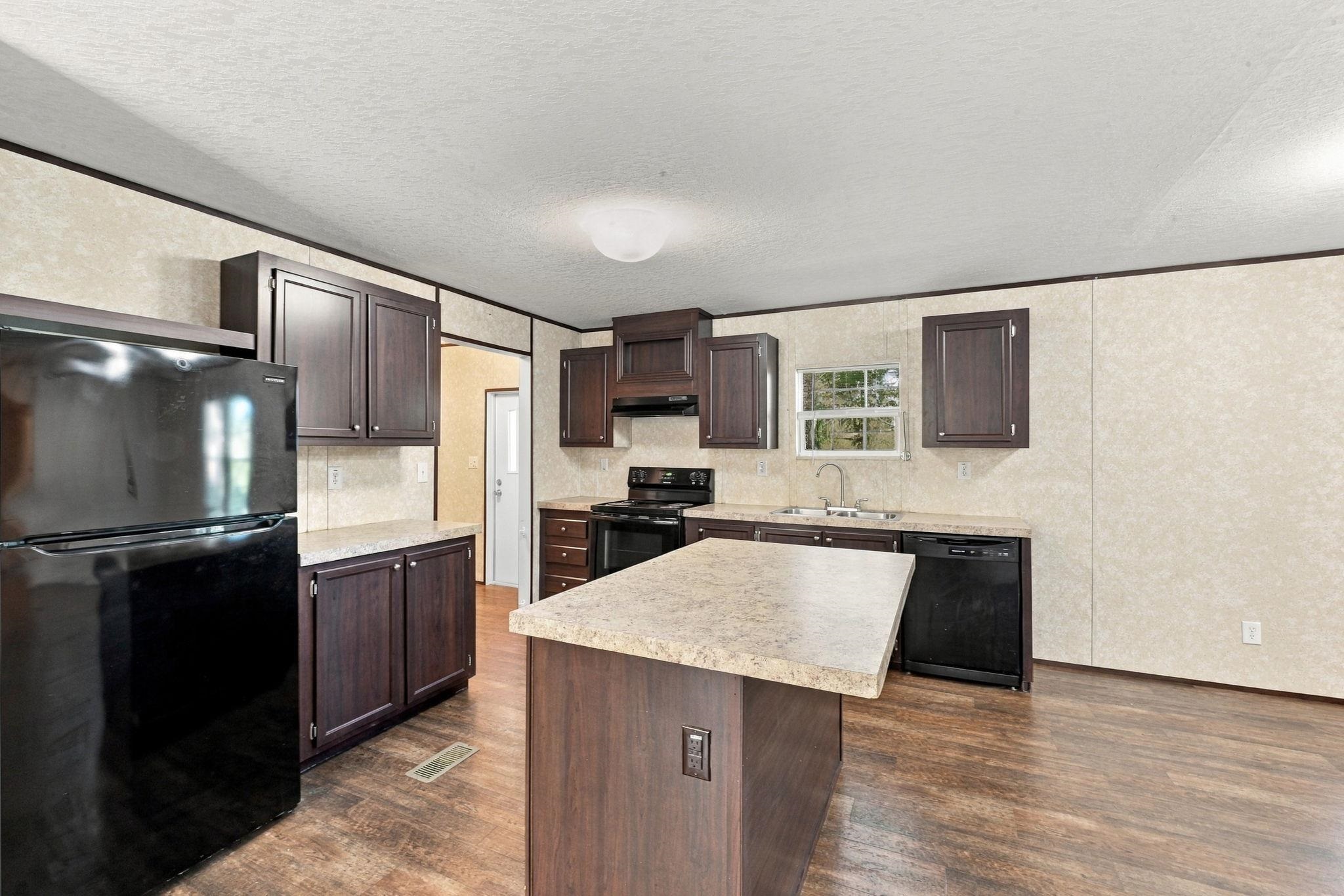 237 Williamson Lake Circle Property Photo 7