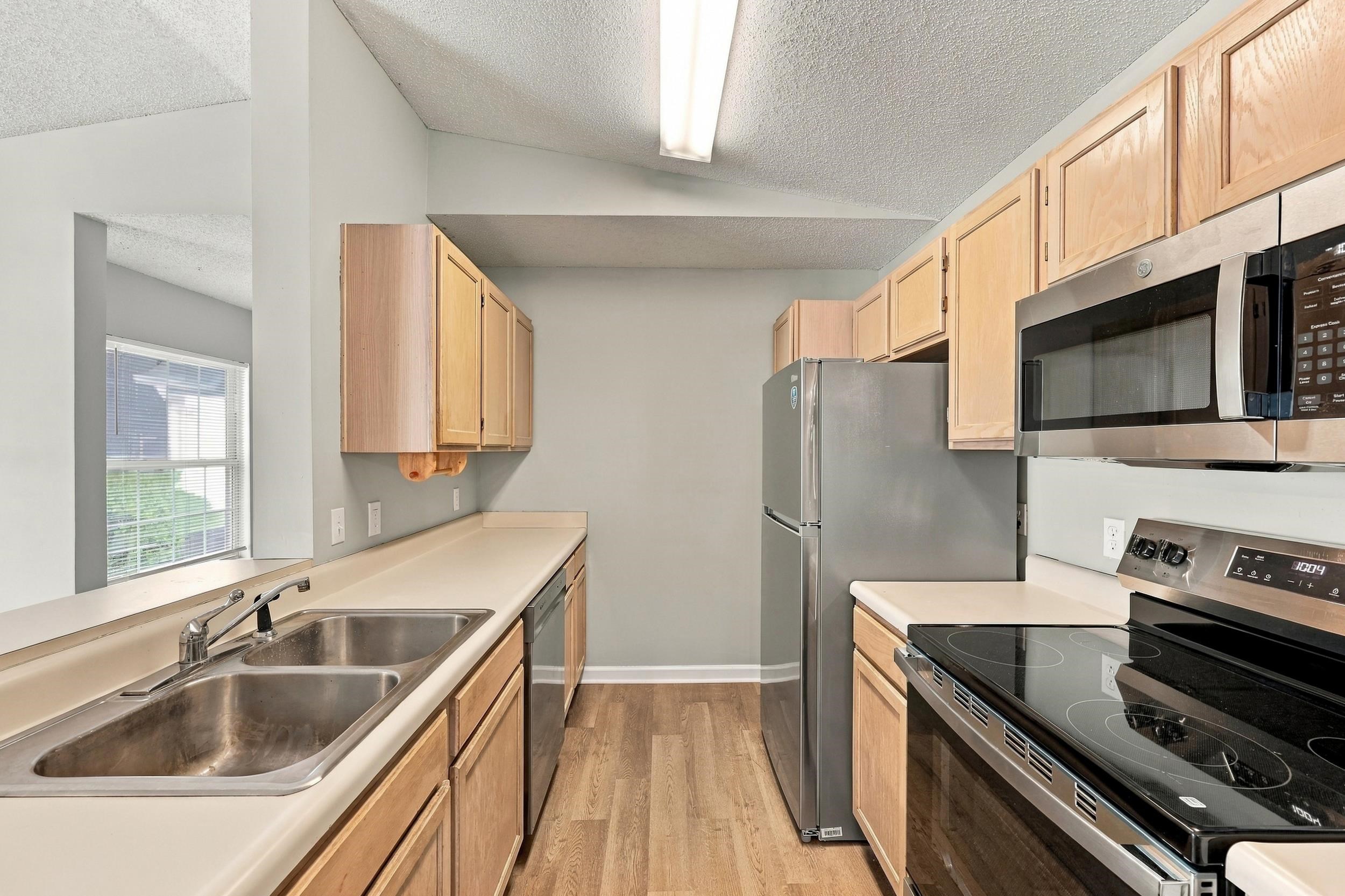 8566 Hopkins Circle Property Photo 12