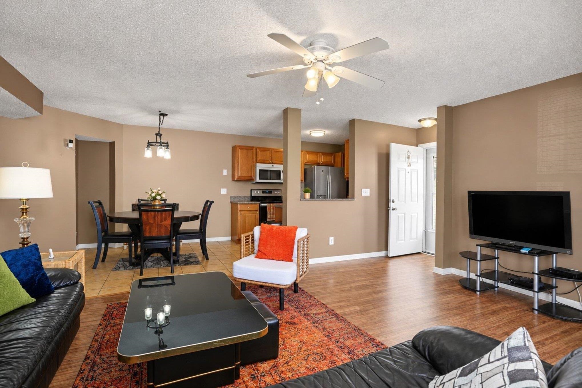 2276 Essex Dr. Property Photo 5