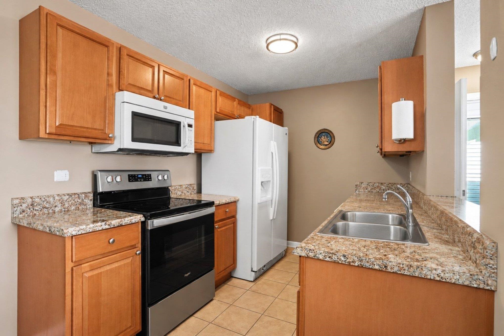 2276 Essex Dr. Property Photo 11