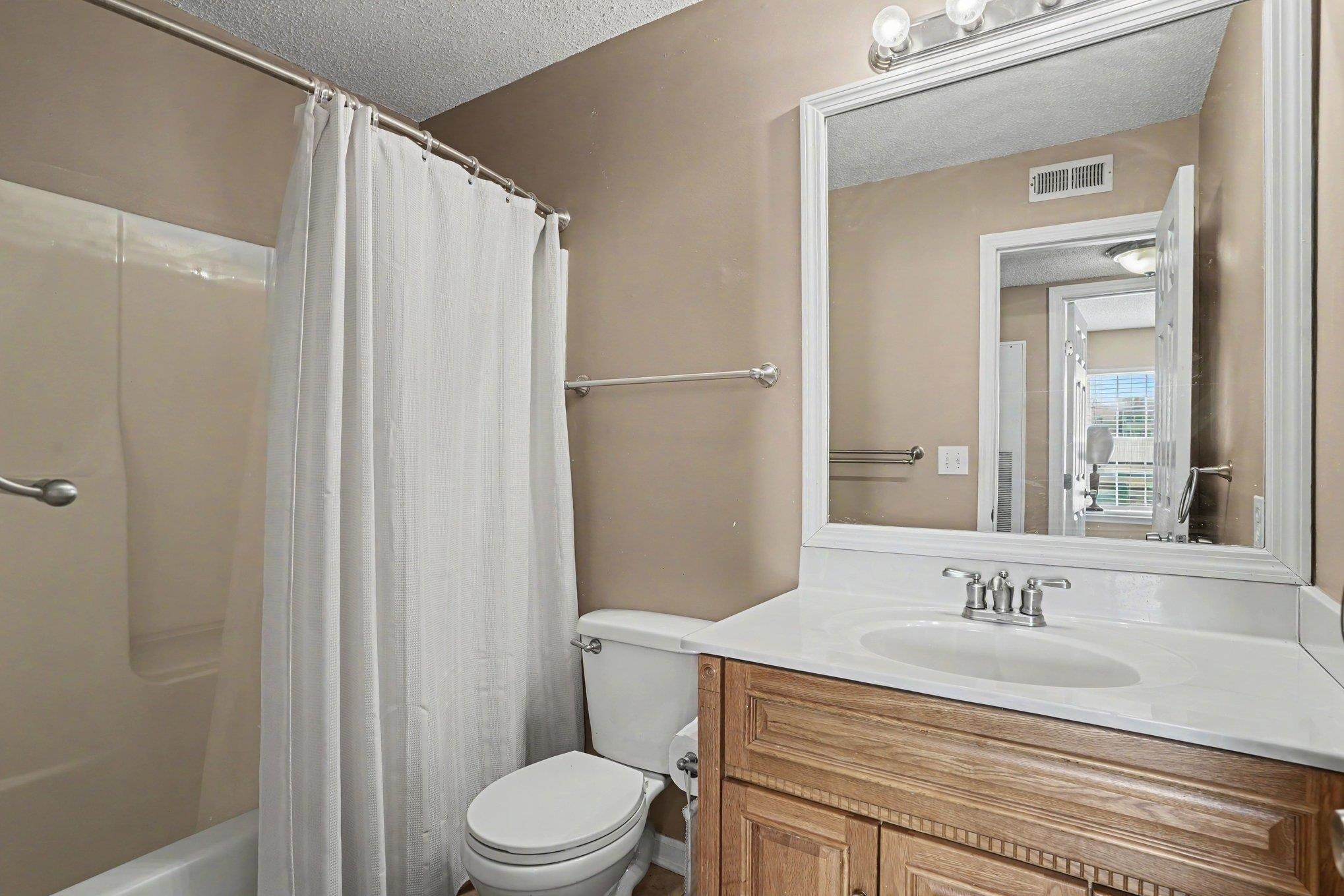 2276 Essex Dr. Property Photo 19