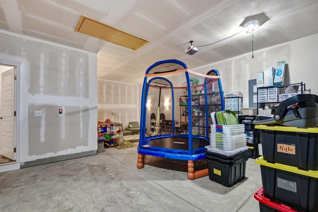 2074 Santa Maria St. Property Photo 31