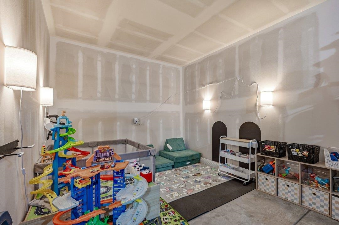 2074 Santa Maria St. Property Photo 32