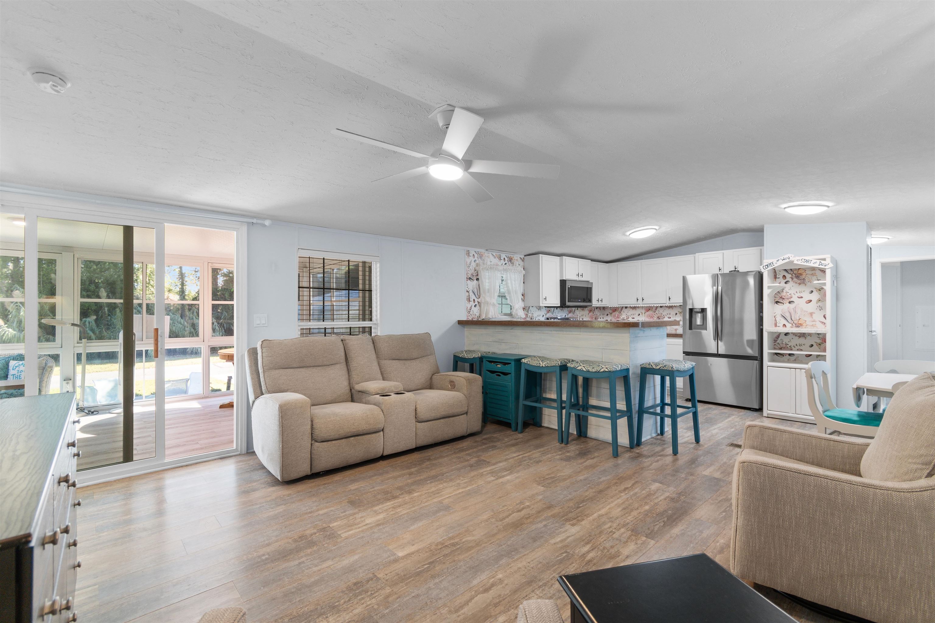 1523 Beacon Ave. Property Photo 8