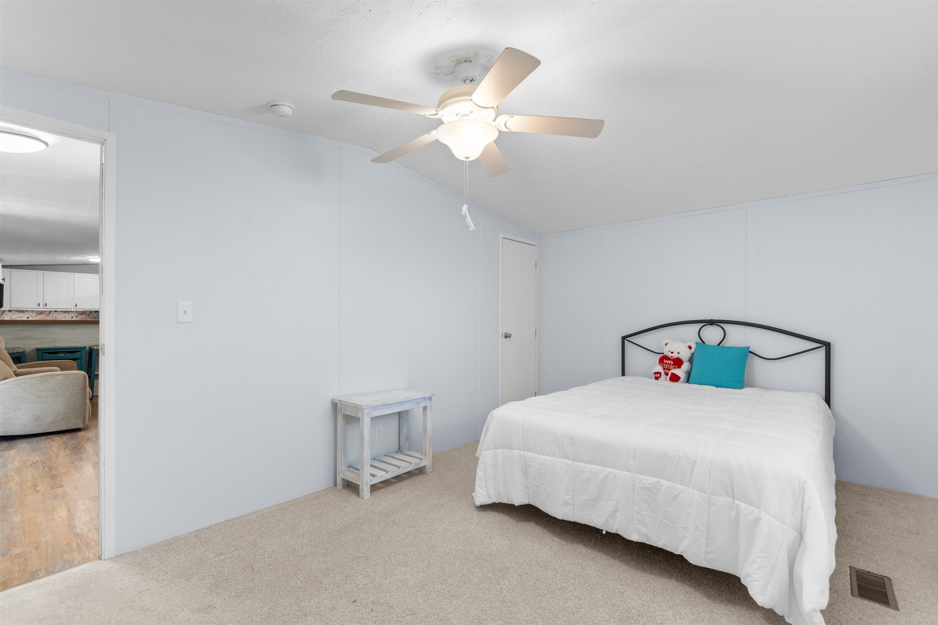 1523 Beacon Ave. Property Photo 17
