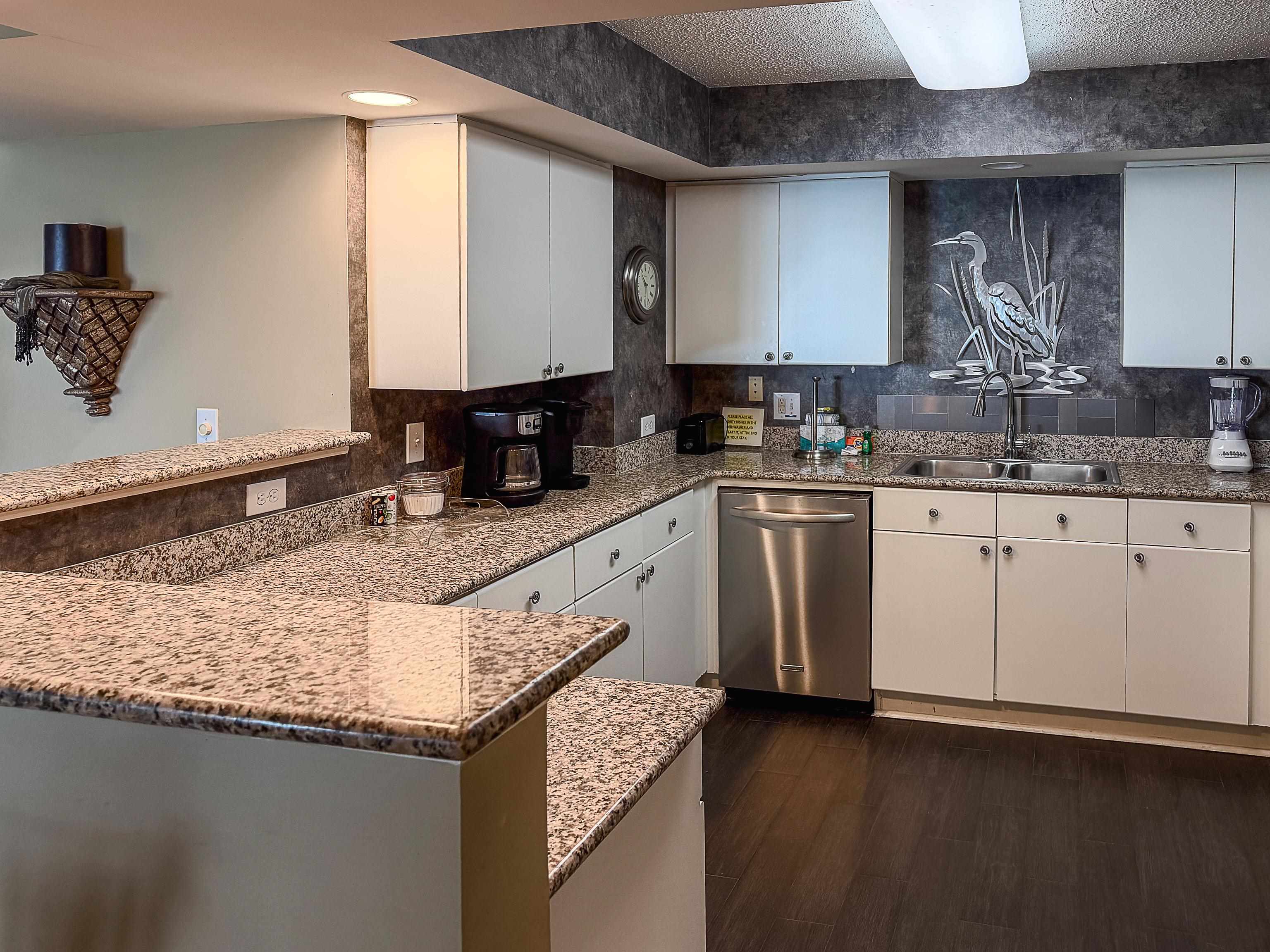 8560 Queensway Blvd. Property Photo 17