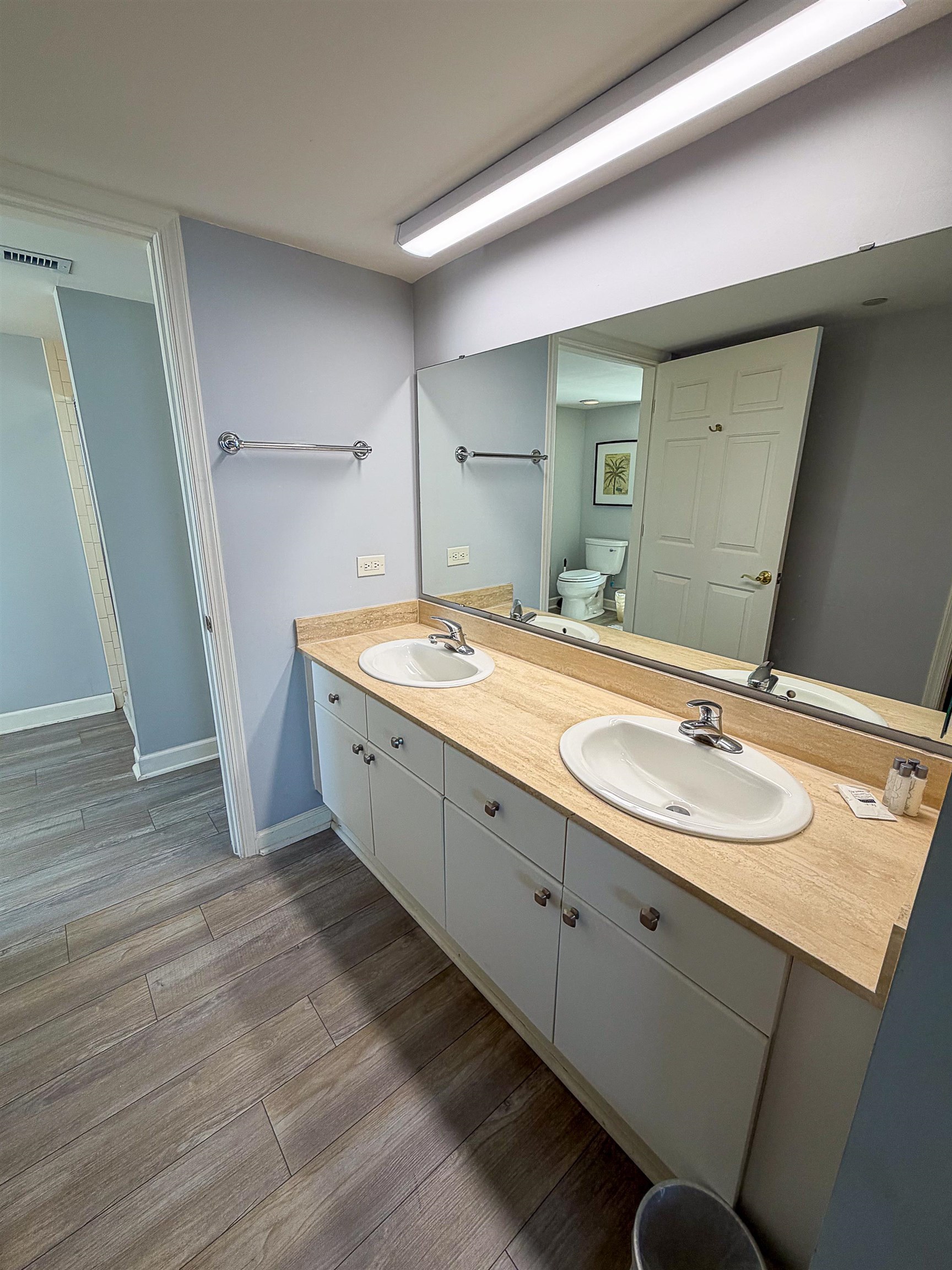 8560 Queensway Blvd. Property Photo 24