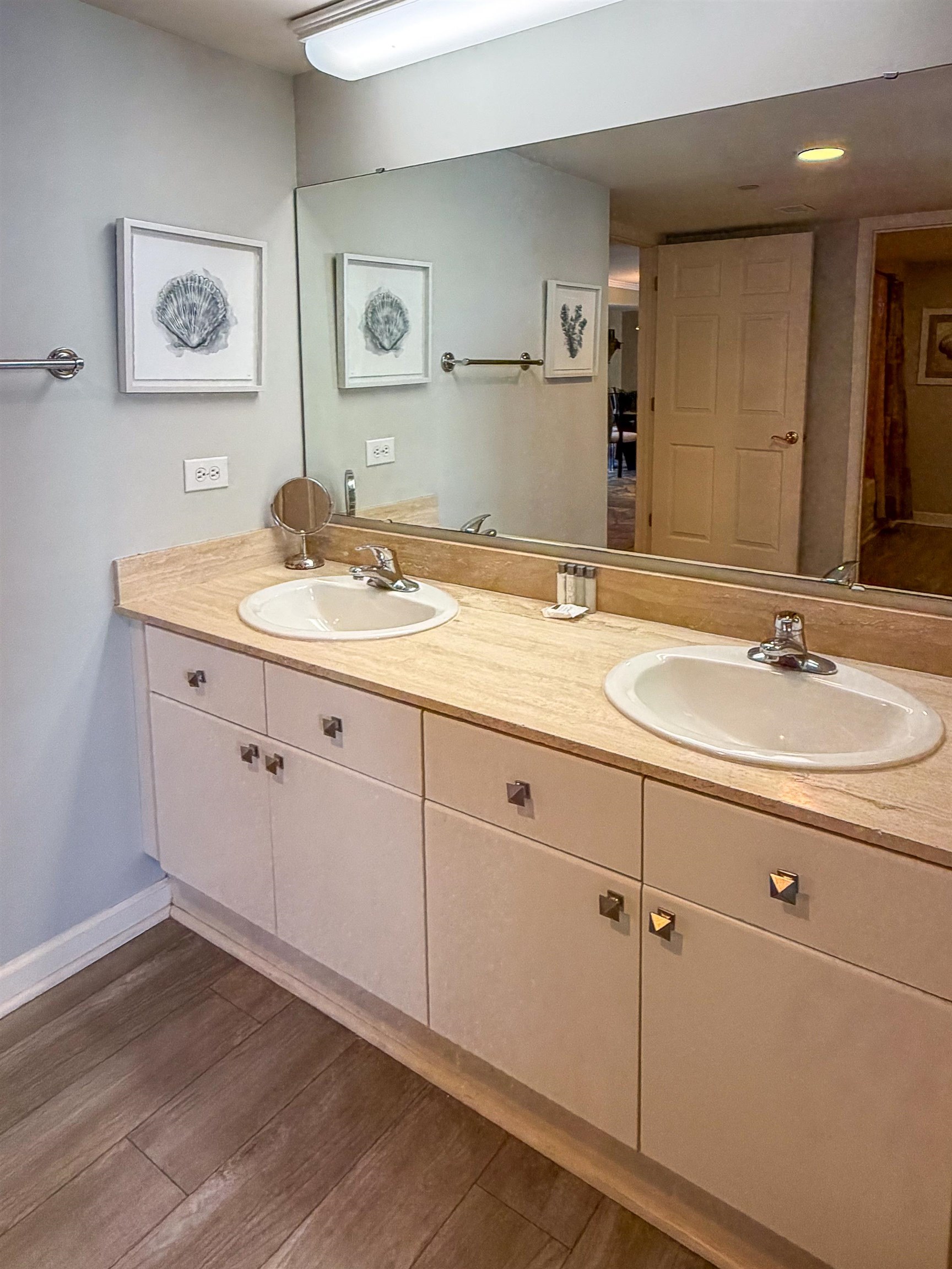 8560 Queensway Blvd. Property Photo 29