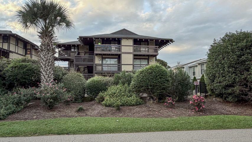 6813 Porcher Ave. Property Photo 1