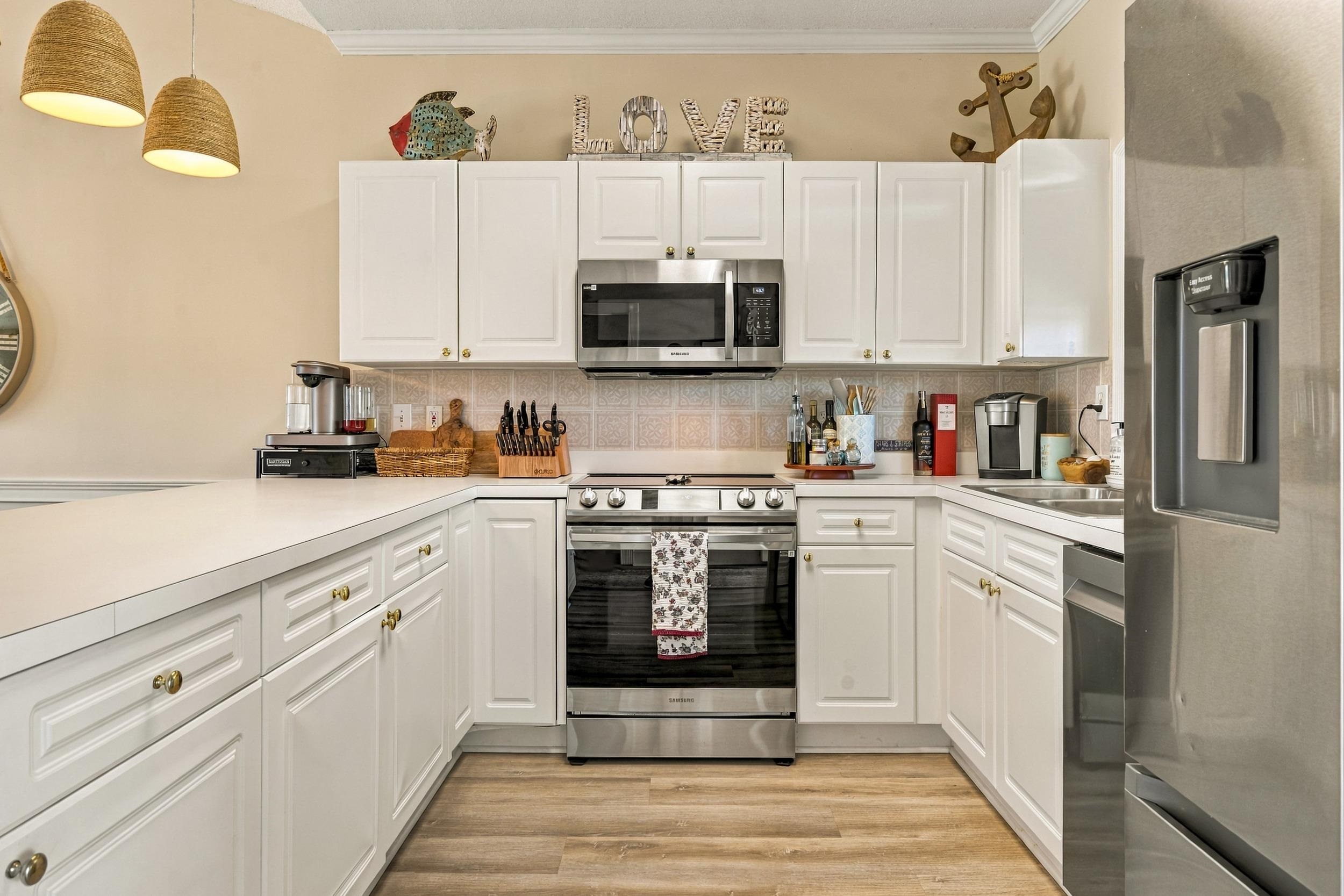 4877 Dahlia Ct. Property Photo 9
