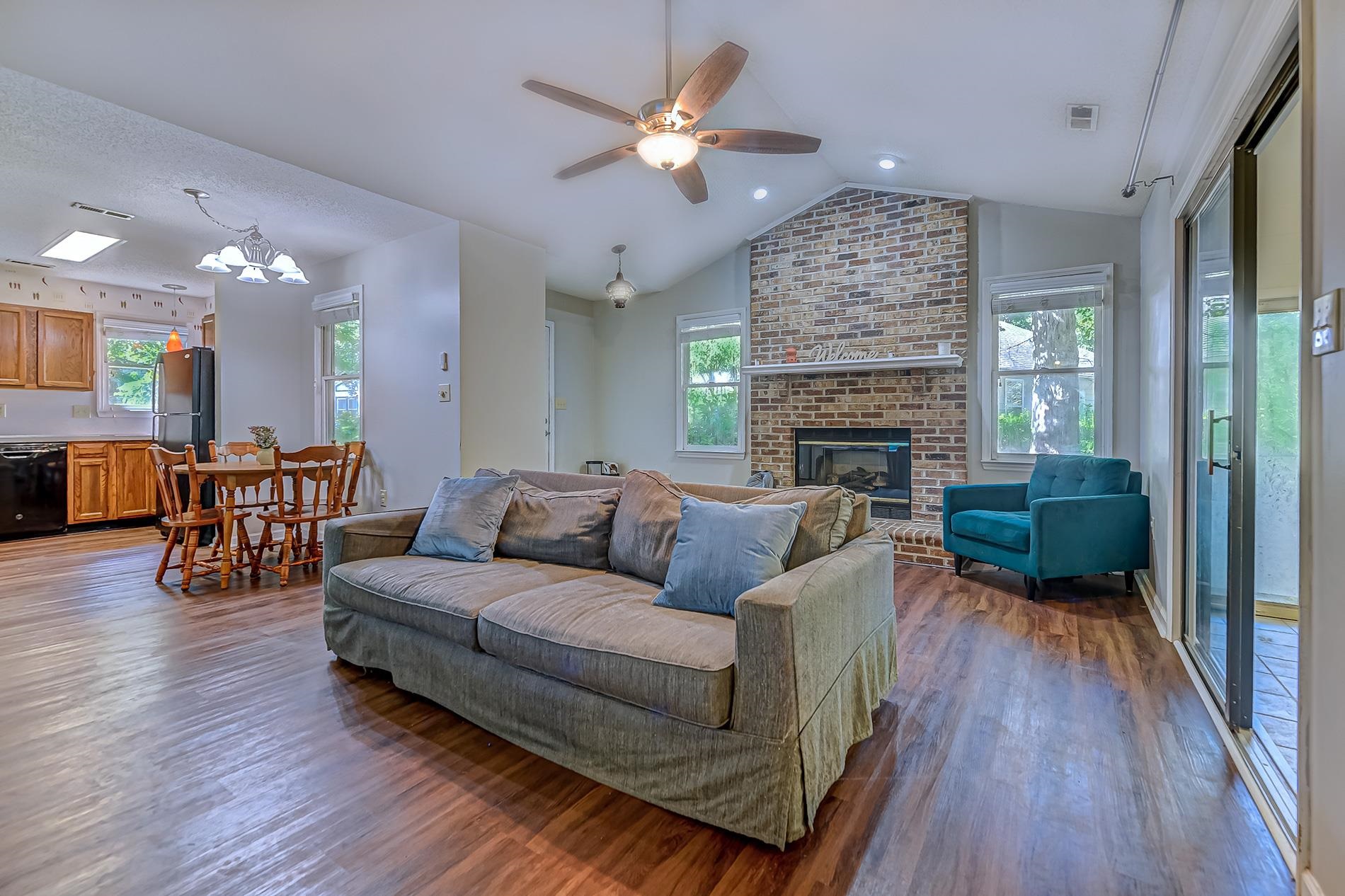 1071 Hickory Trail Property Photo 8