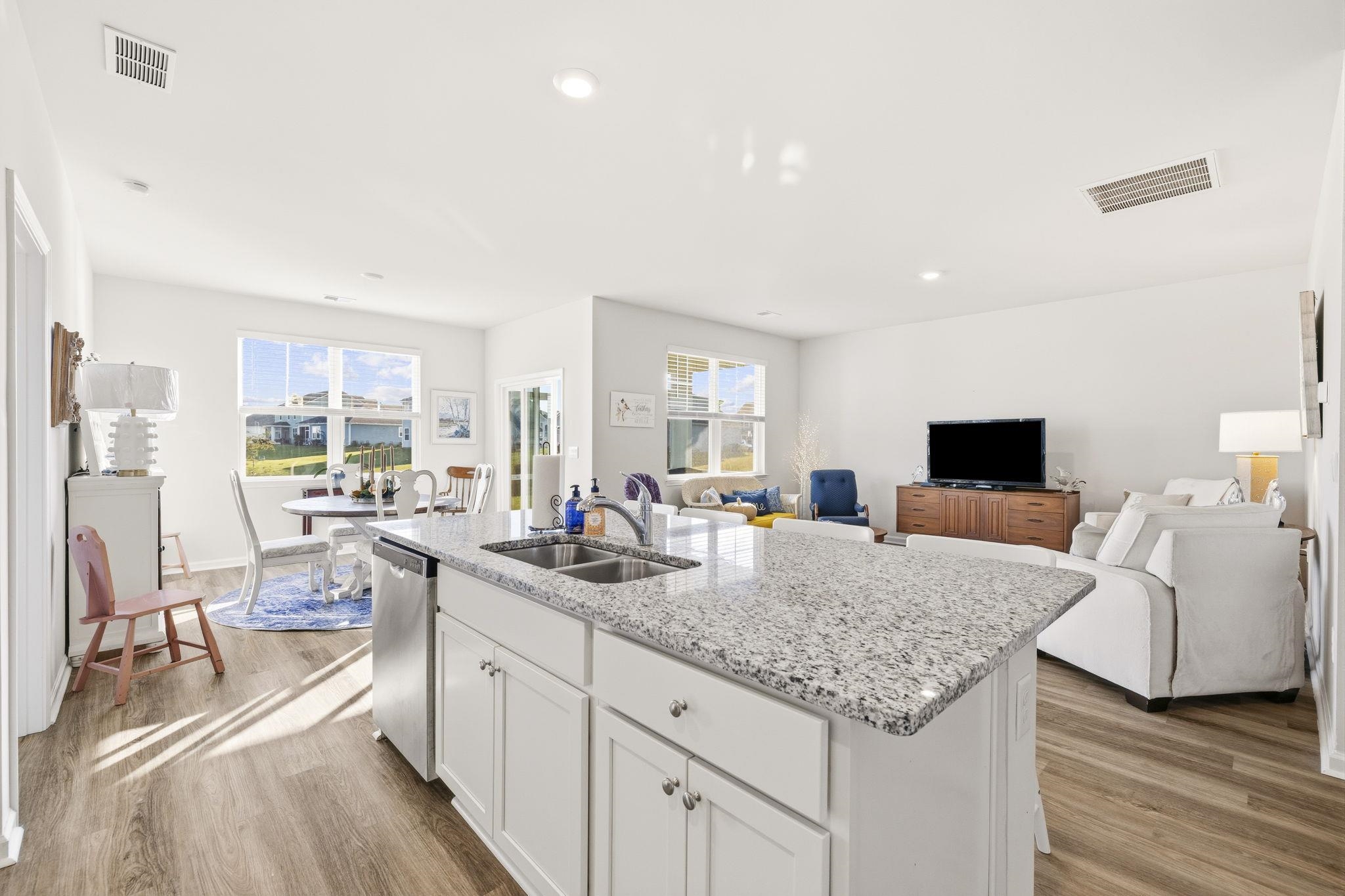 2820 Riverboat Way Property Photo 14