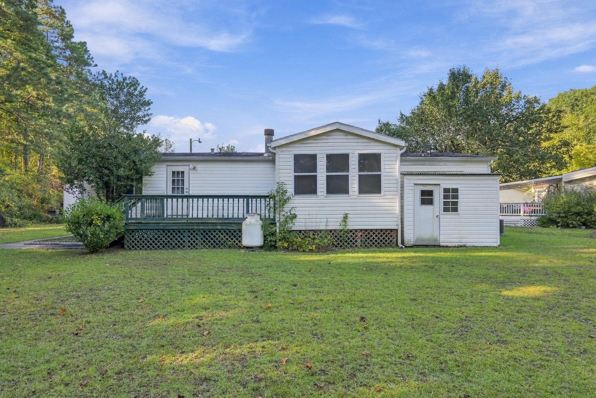 1029 Palm Dr. Property Photo 3