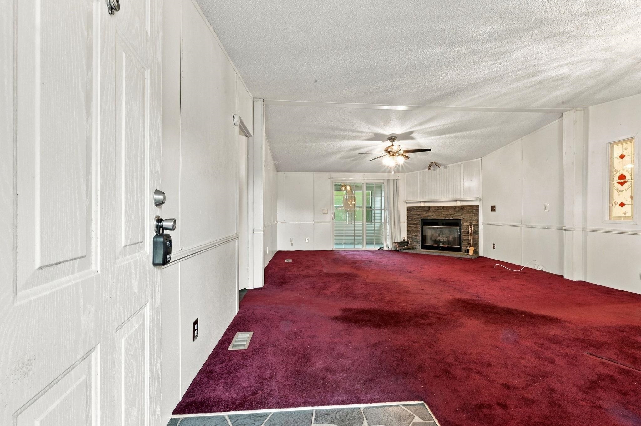 1029 Palm Dr. Property Photo 6