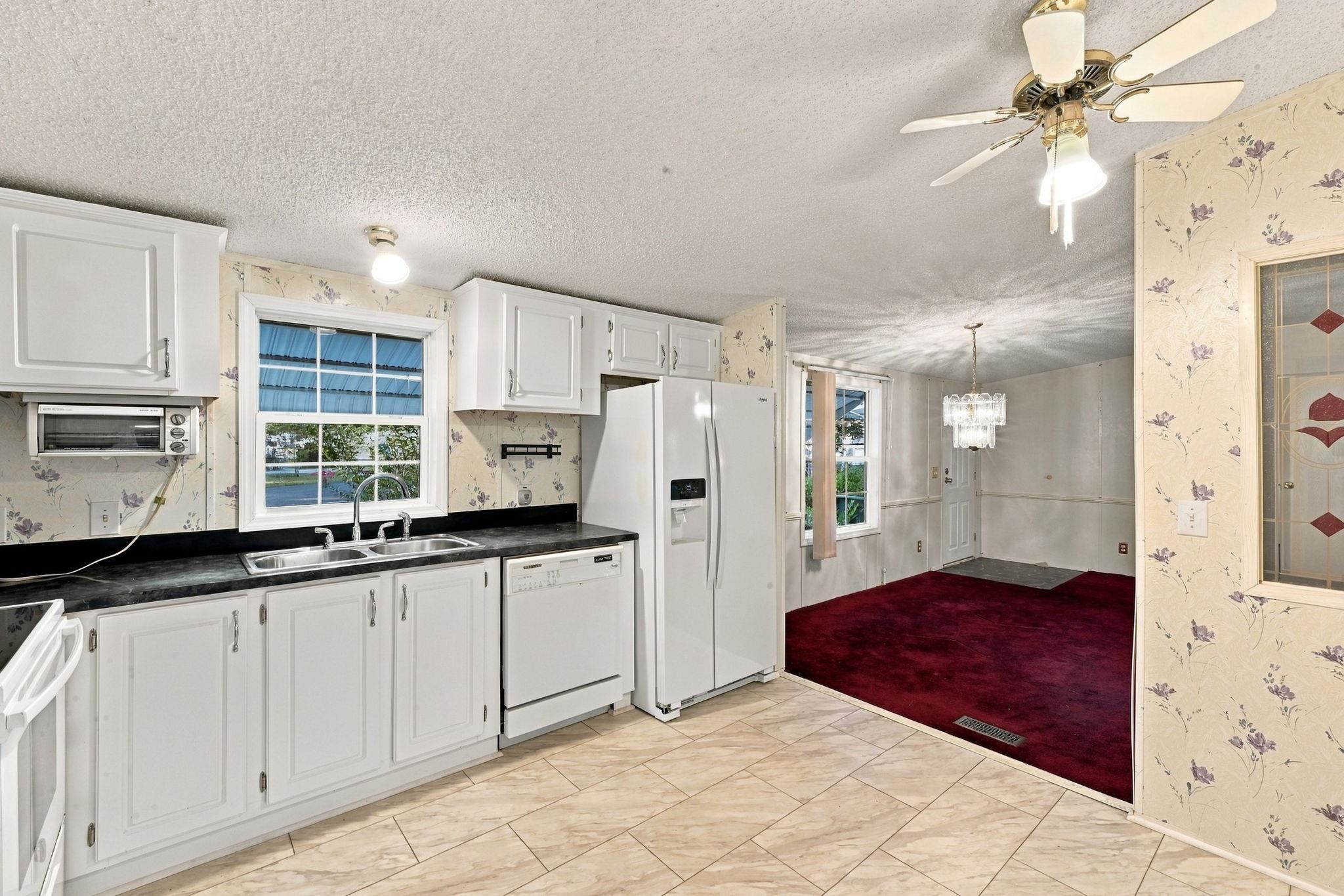 1029 Palm Dr. Property Photo 7