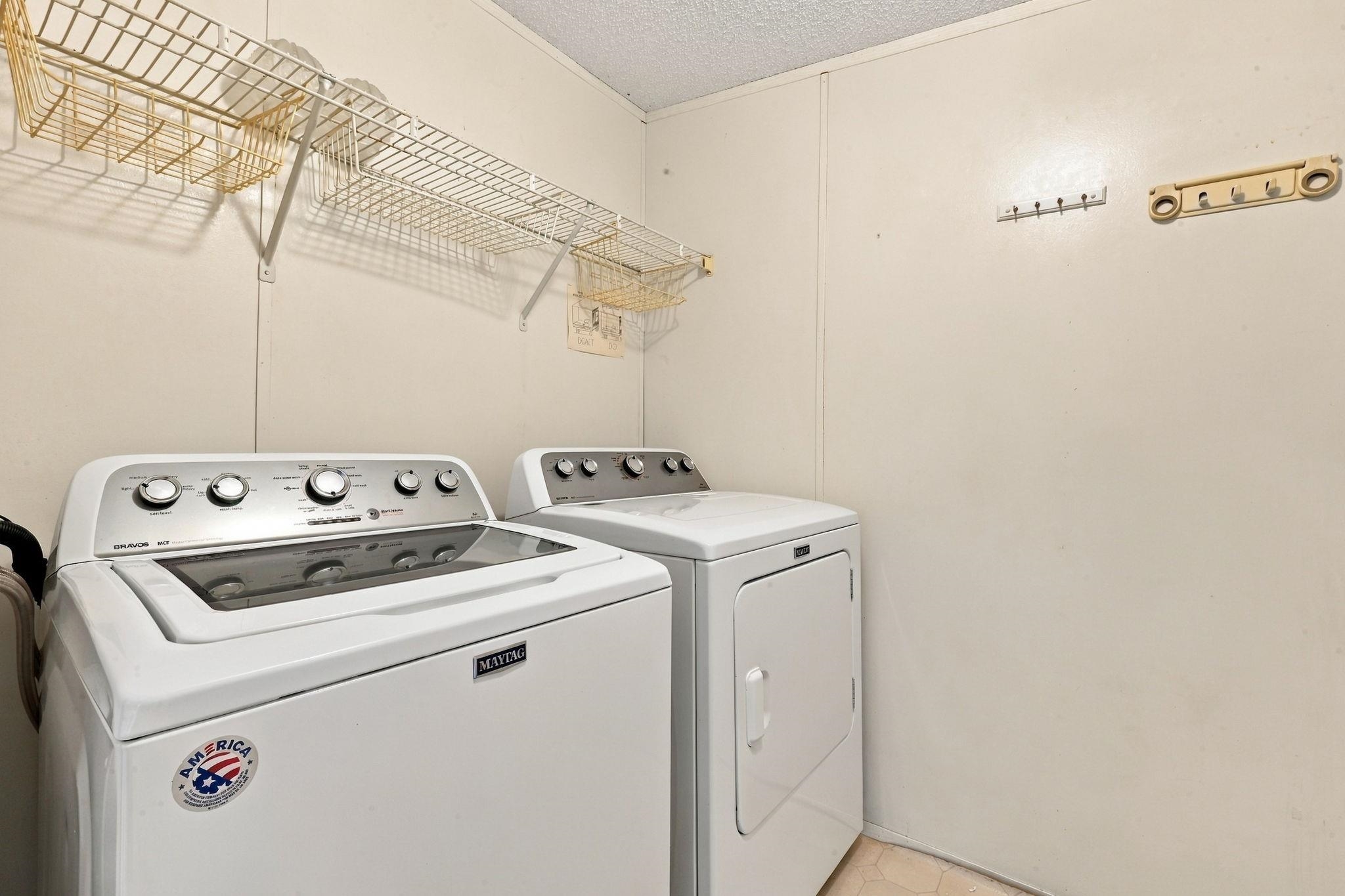1029 Palm Dr. Property Photo 9