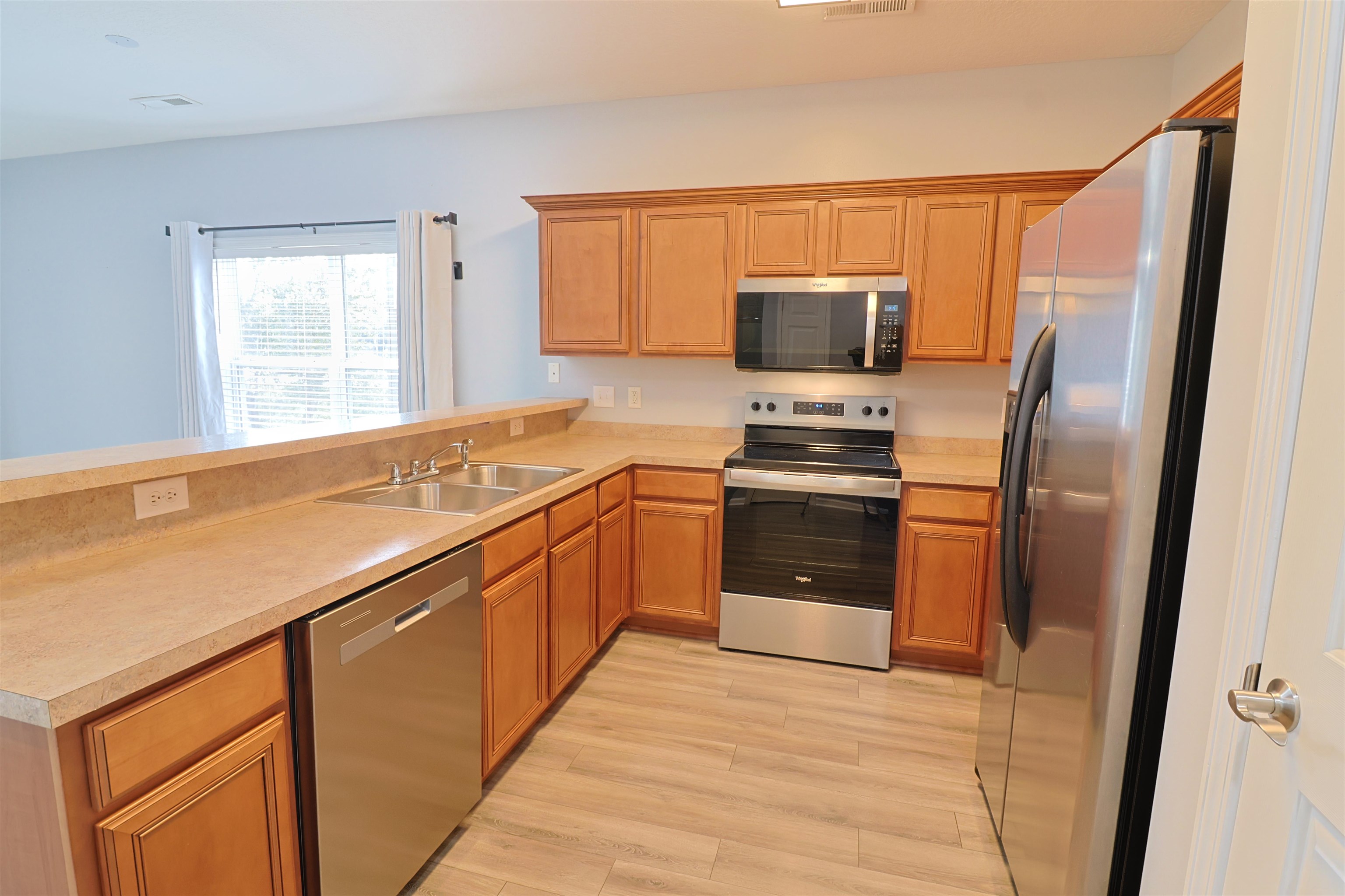 4104 Pinehurst Circle Property Photo 3