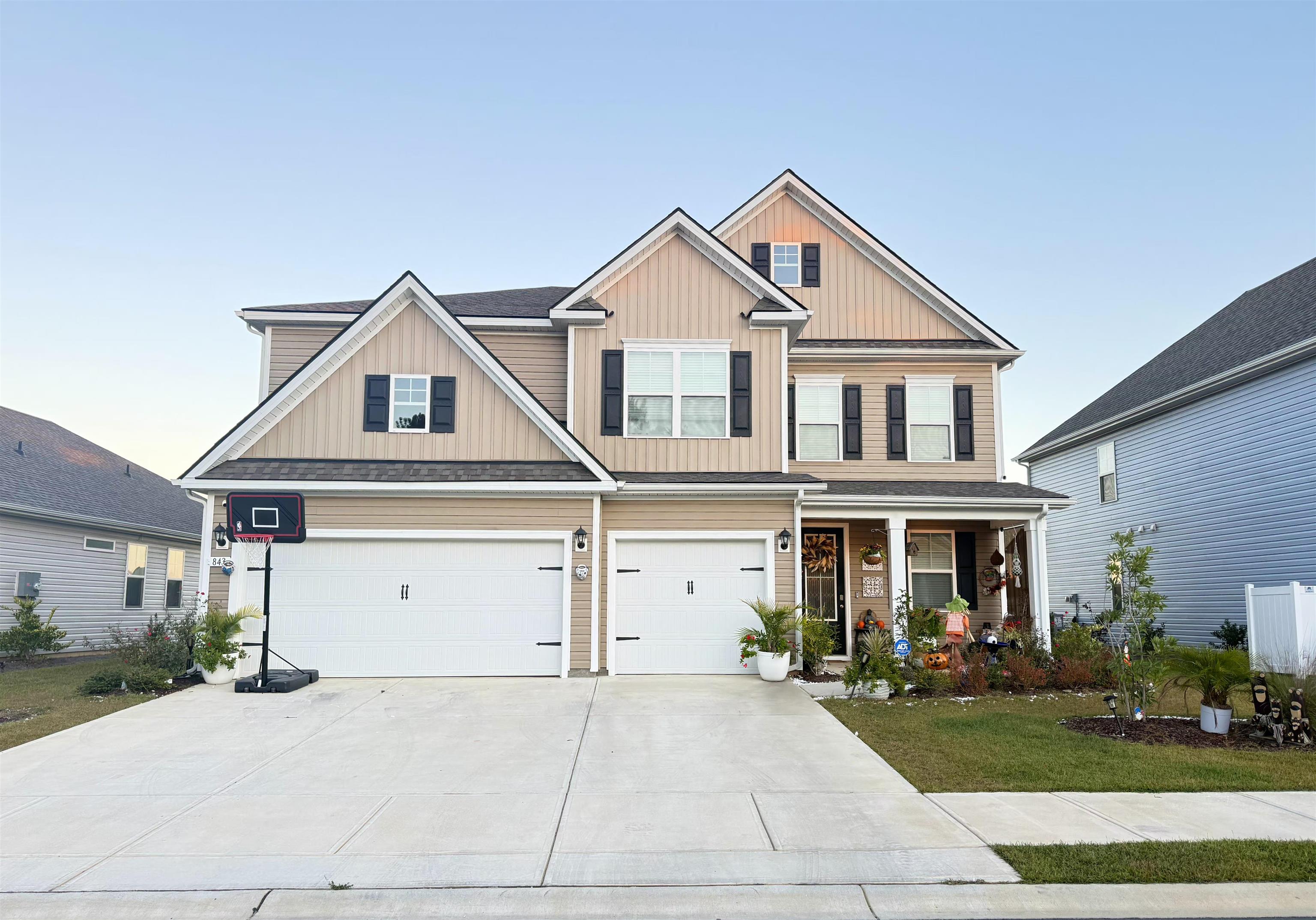 843 Ireland Dr. Property Photo 1