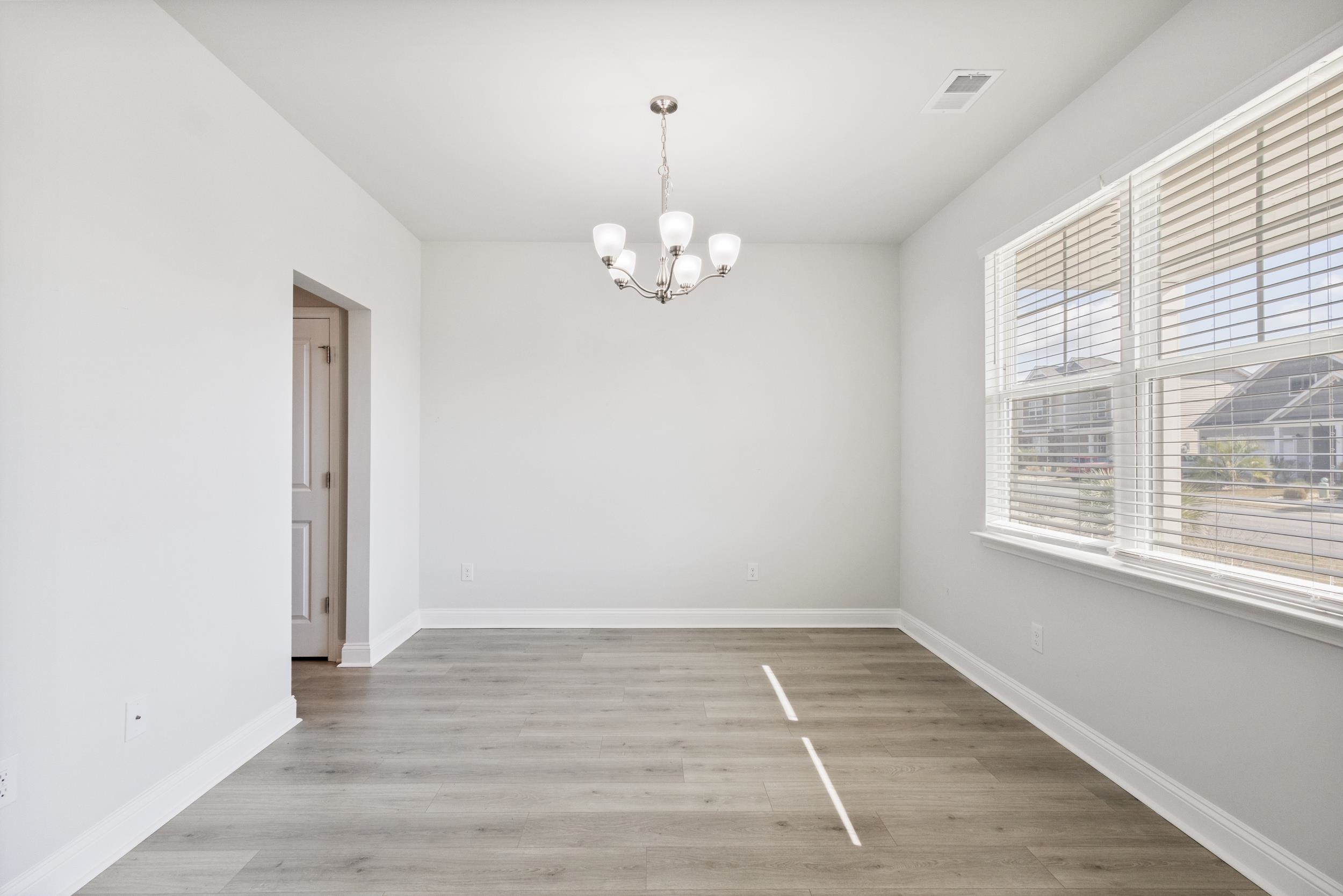 2053 Ainsley Dr. Property Photo 6