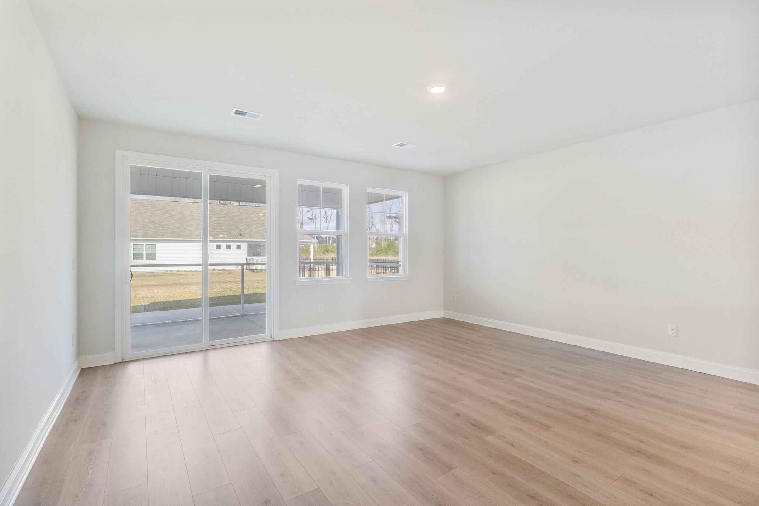 2053 Ainsley Dr. Property Photo 12