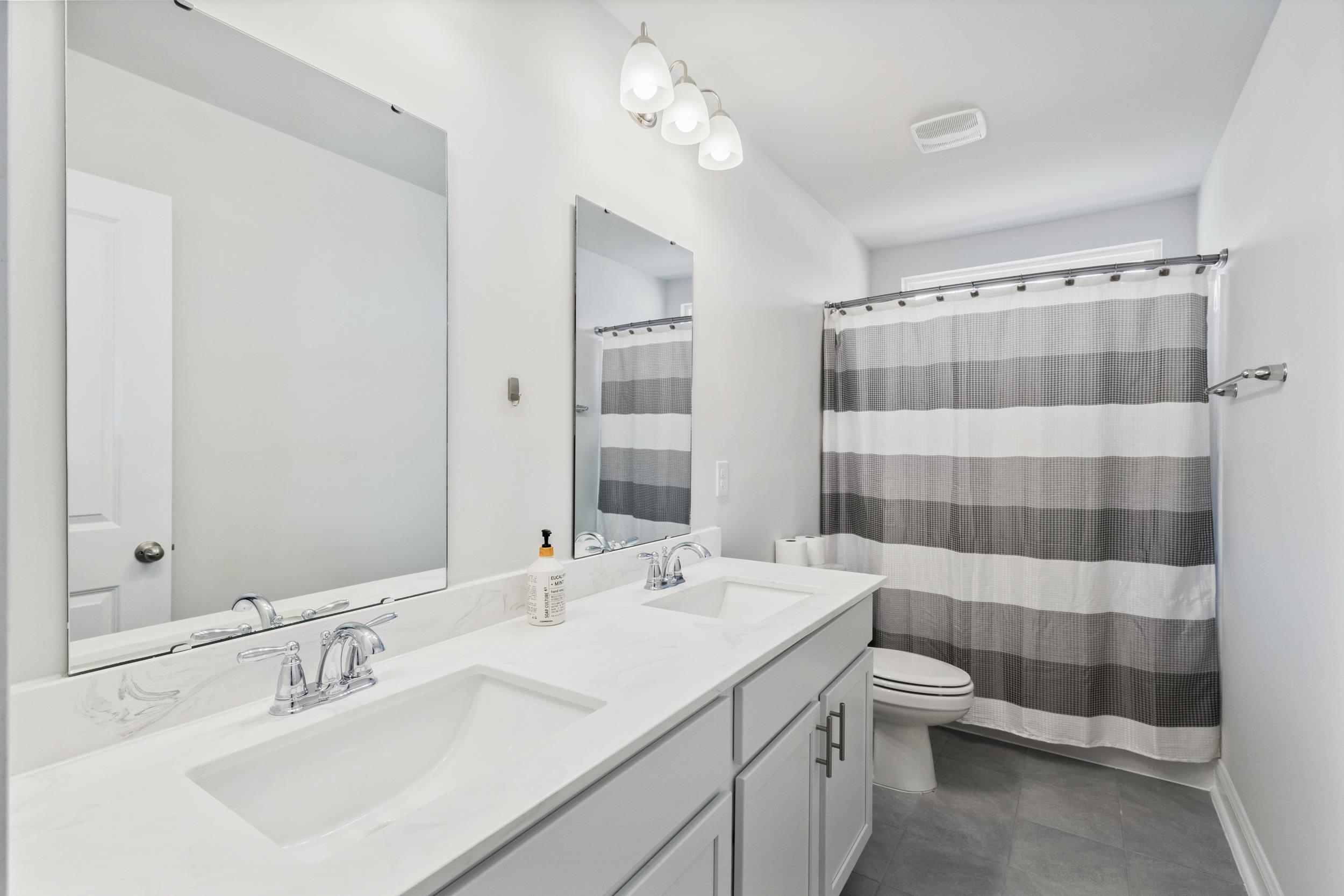 2053 Ainsley Dr. Property Photo 24