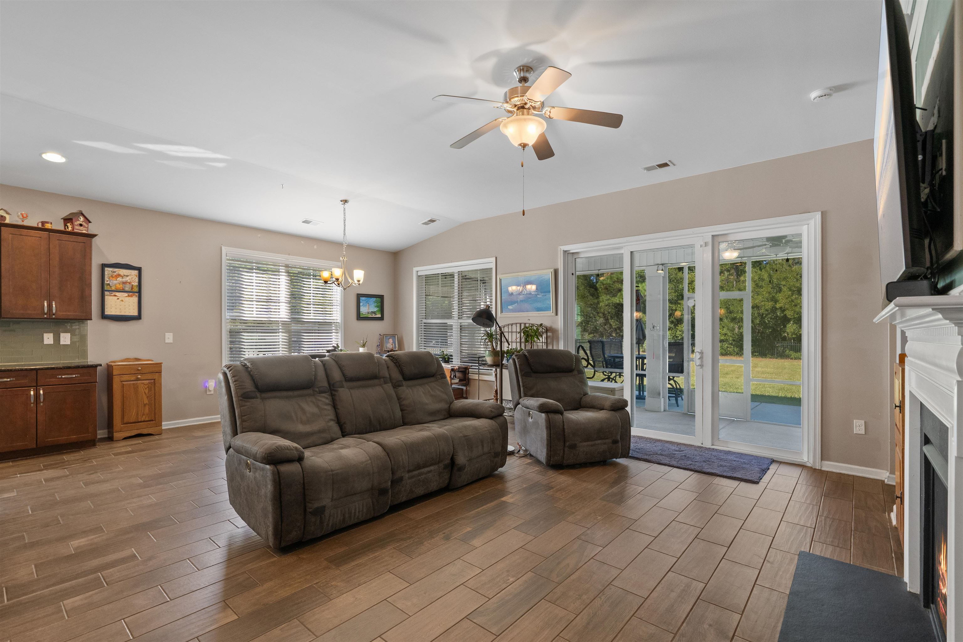 4300 Livorn Loop Property Photo 7