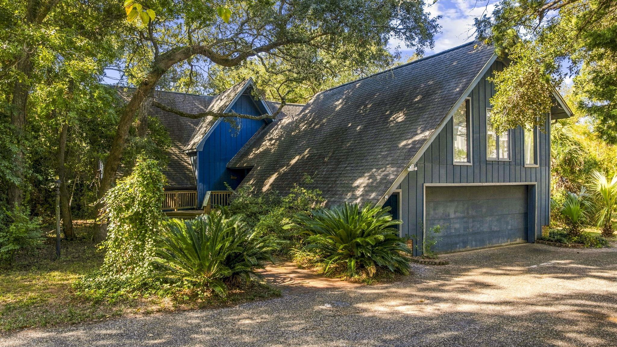 4900 Yaupon Circle Property Photo 1