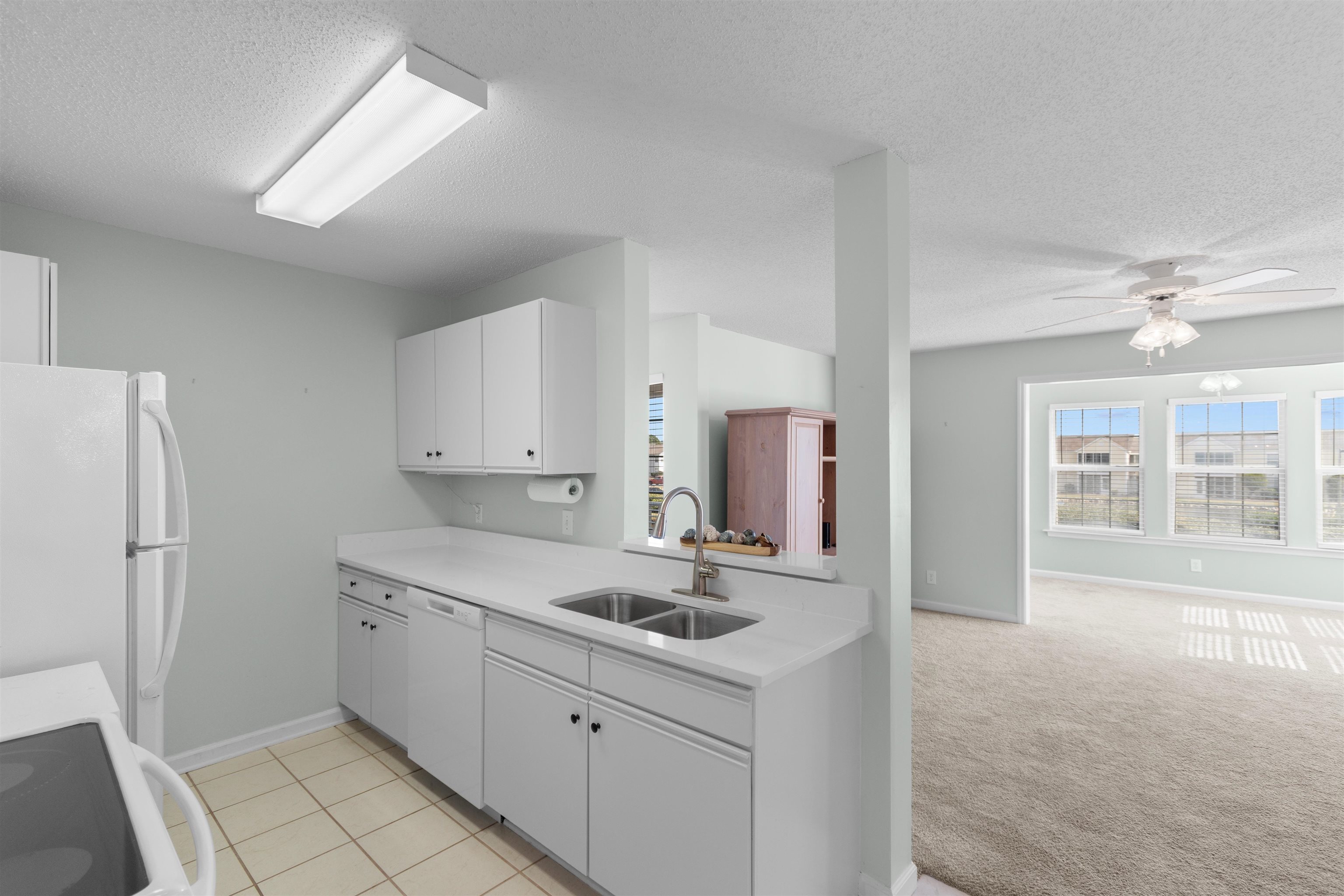 2268 Essex Dr. Property Photo 5