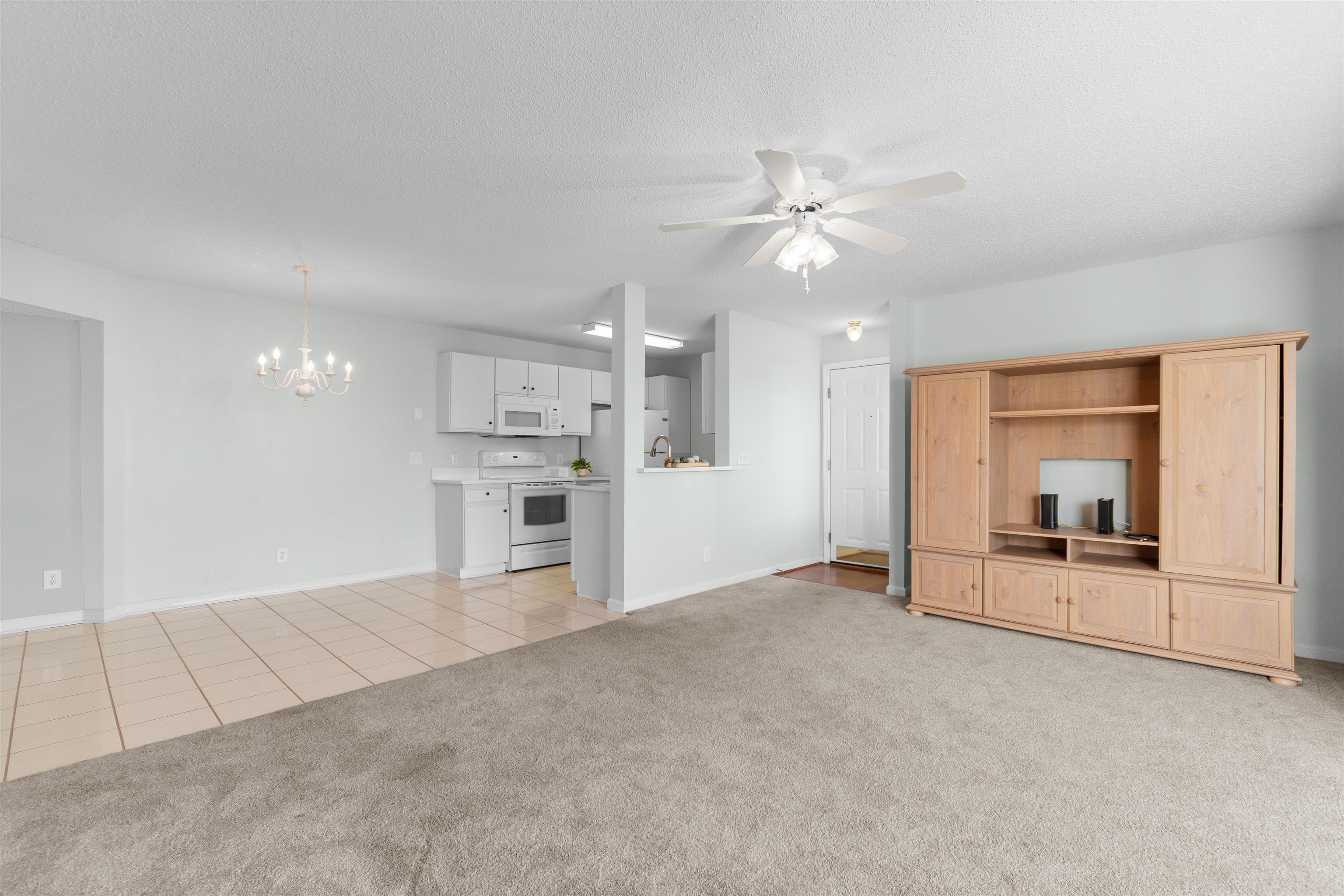 2268 Essex Dr. Property Photo 7