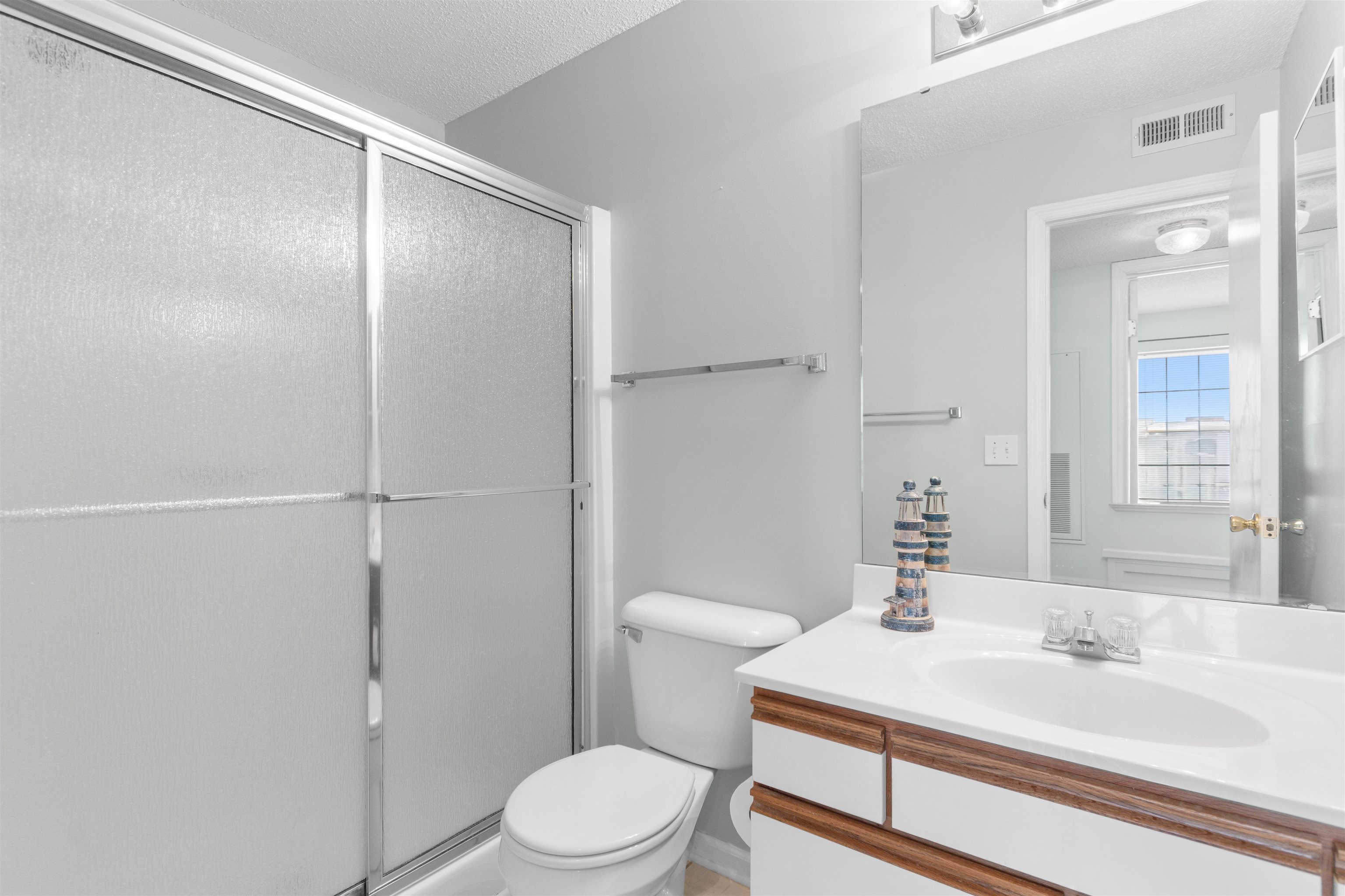 2268 Essex Dr. Property Photo 16