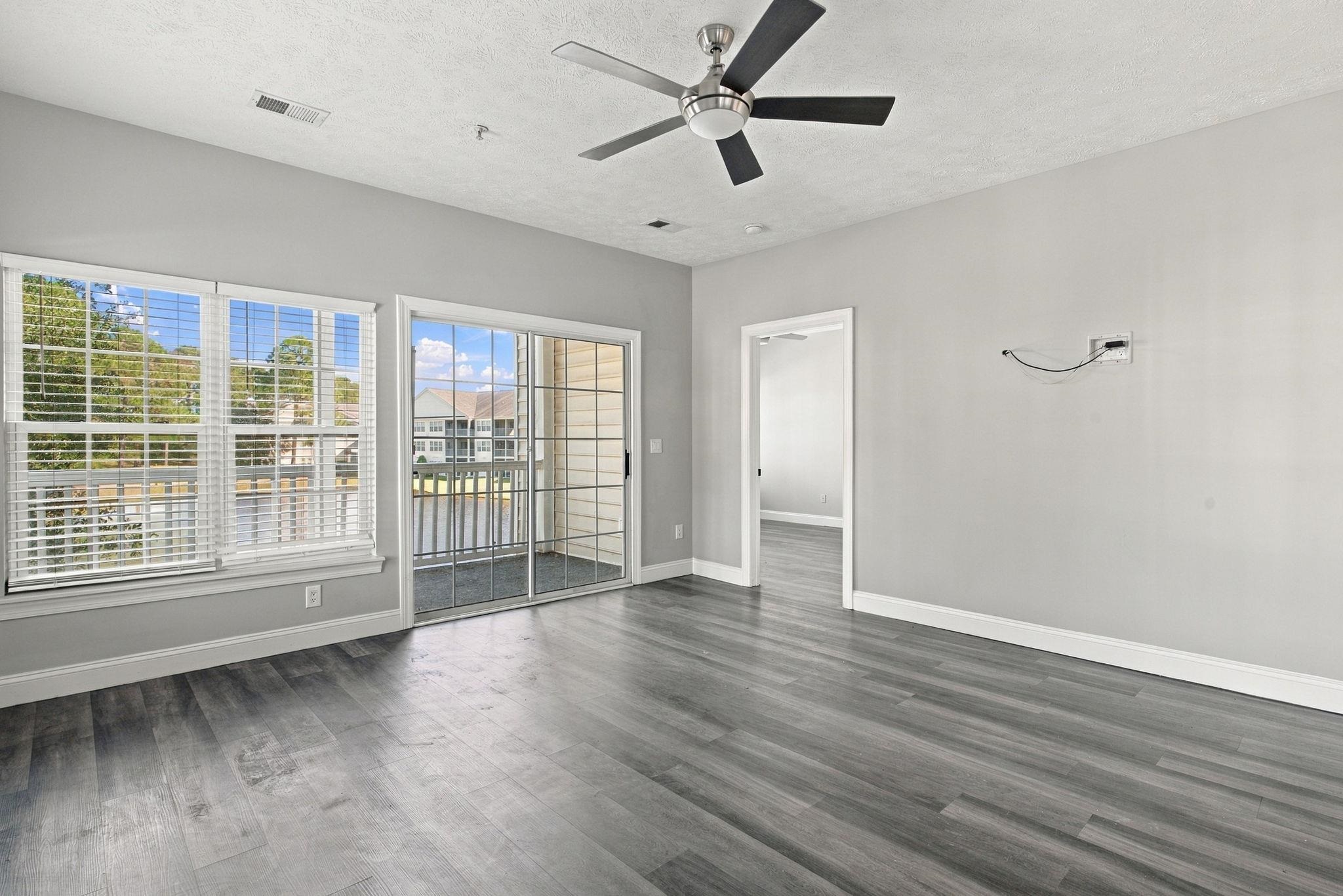 5090 Windsor Green Way Property Photo 8