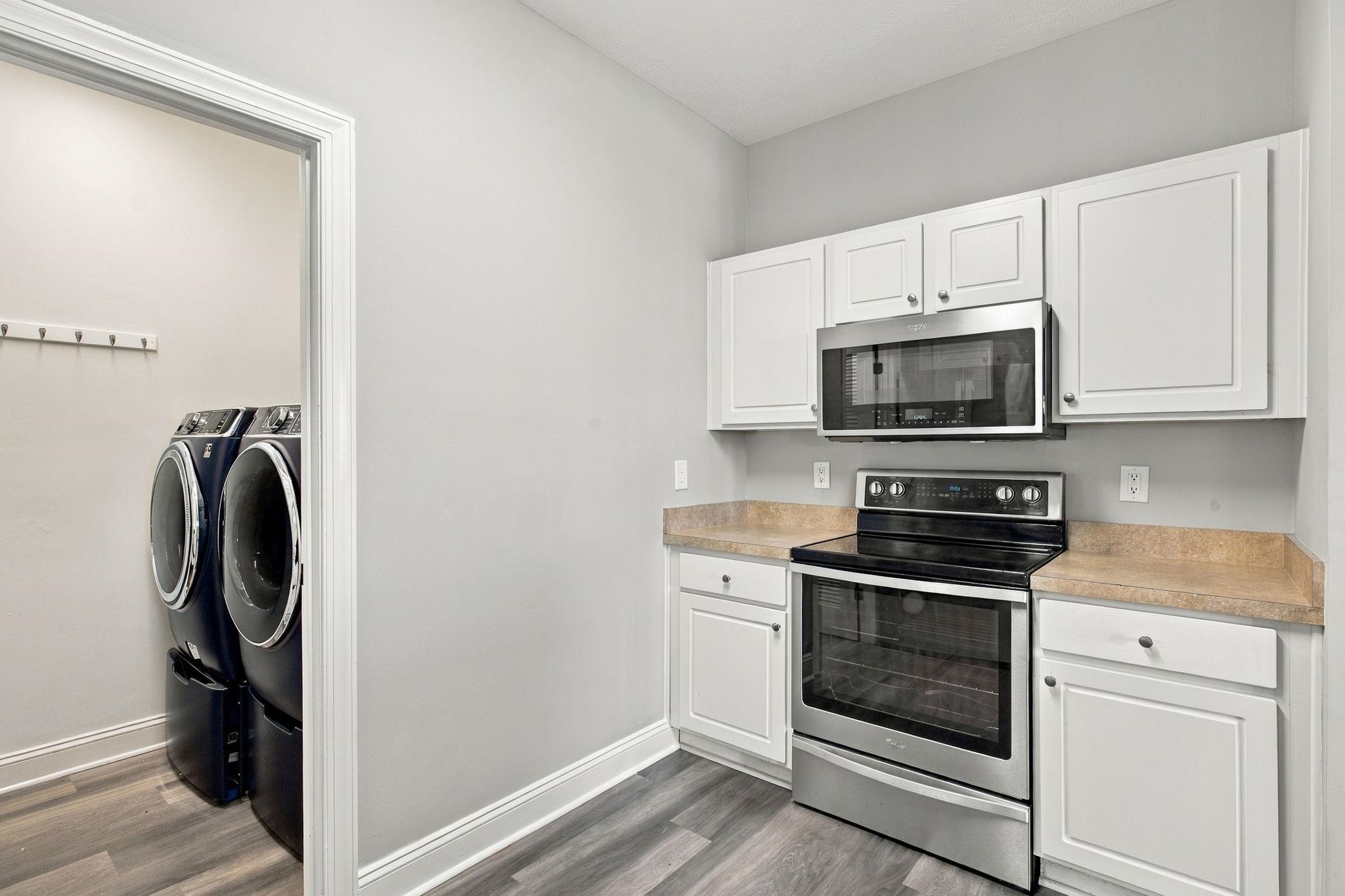 5090 Windsor Green Way Property Photo 13