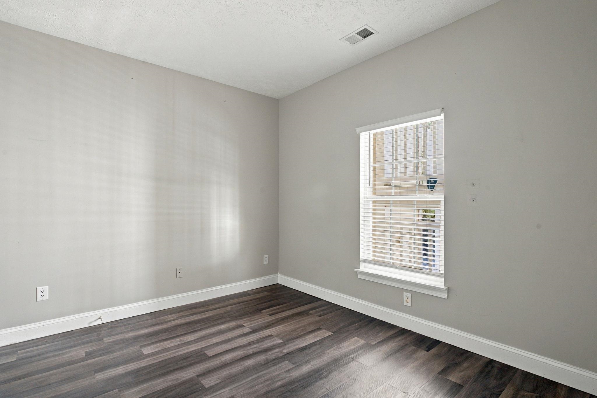 5090 Windsor Green Way Property Photo 26