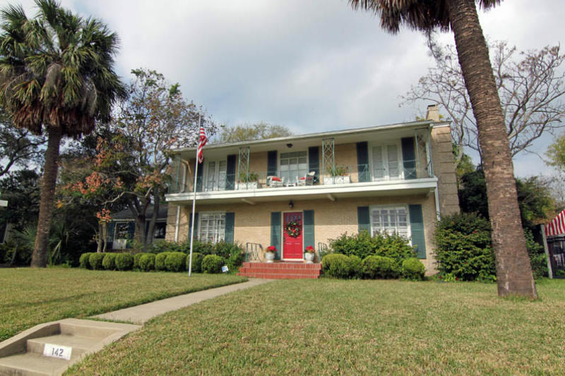142 Louisiana Ave Property Photo 1
