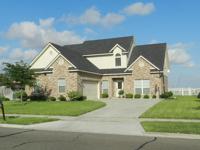 2336 Memorial Parkway Property Photo 1