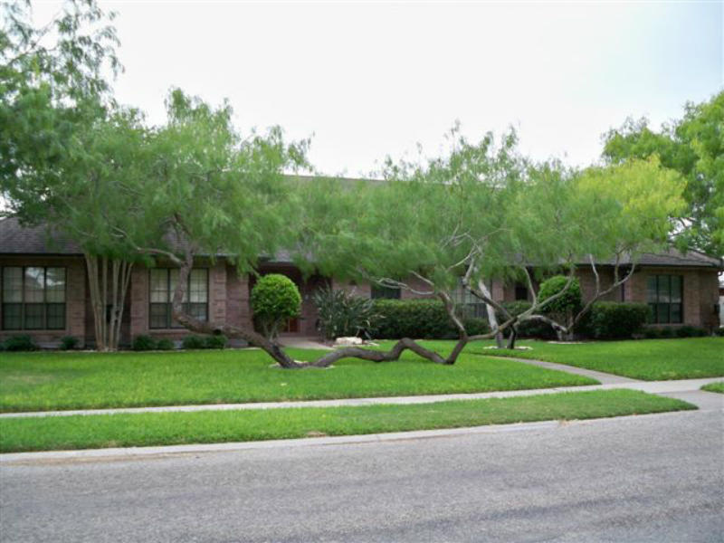 8010 Villefranche Dr Property Photo 1