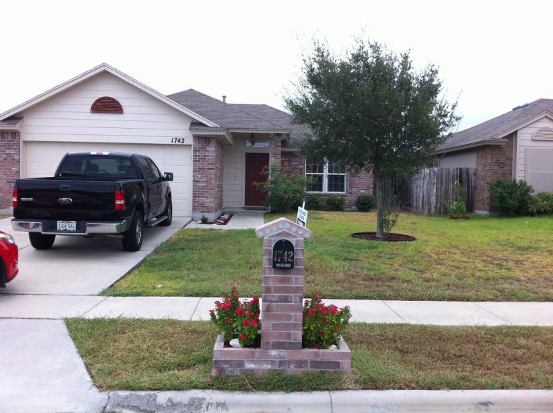 1742 Coronado Trail Property Photo 1