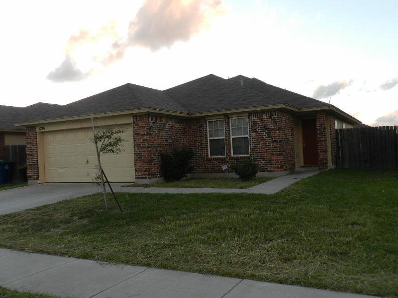 1026 Livermore St Property Photo 1