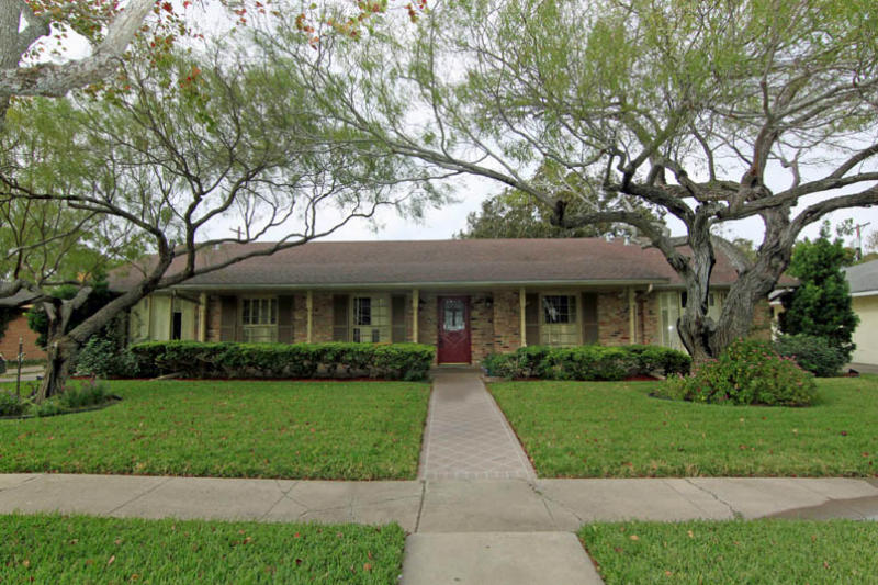 634 Moray Pl Property Photo 1