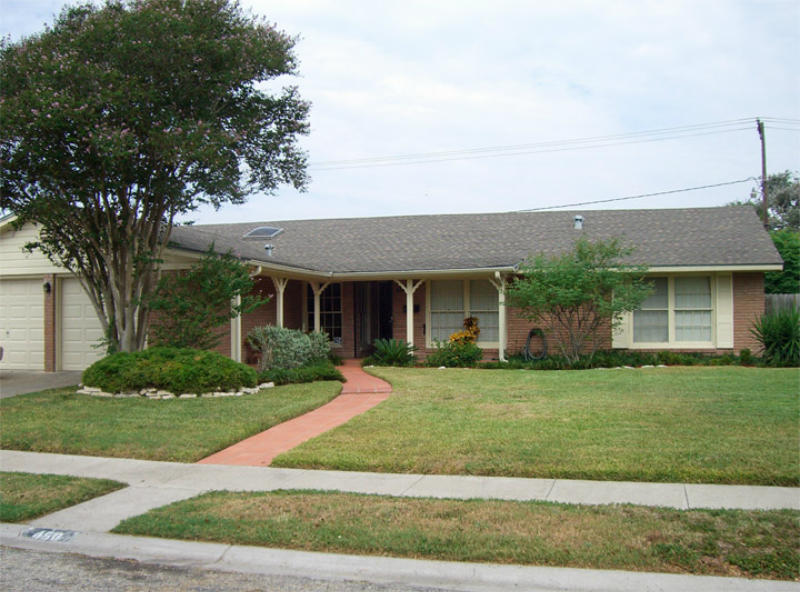 450 Poenisch Dr Property Photo 1