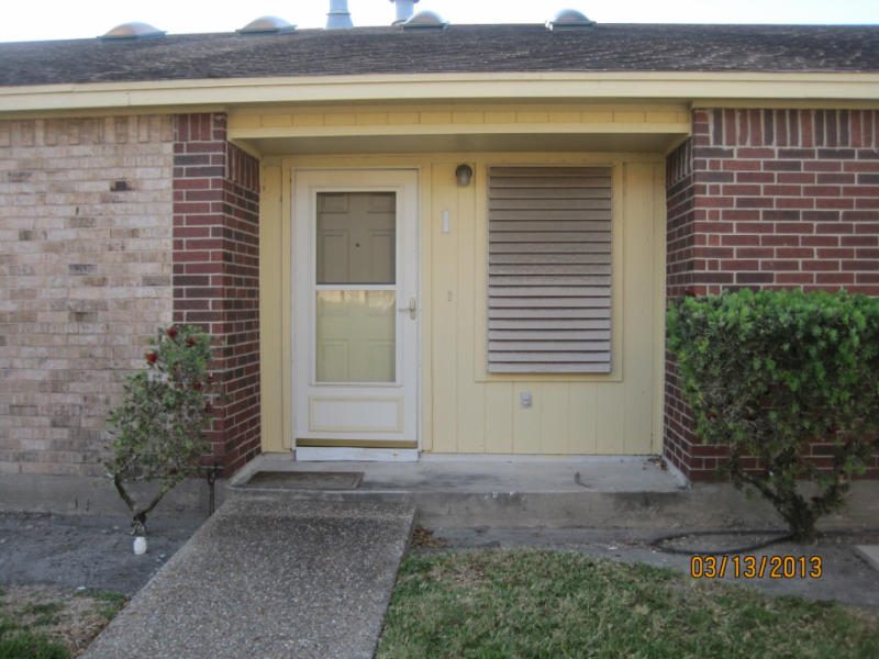 1818 Rodd Field Road E-1 Property Photo 1