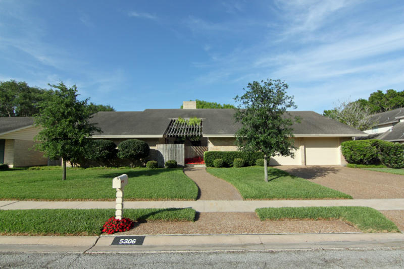 5306 River Oaks Dr Property Photo 1