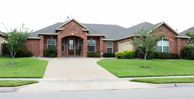 410 Pinehurst Property Photo 1