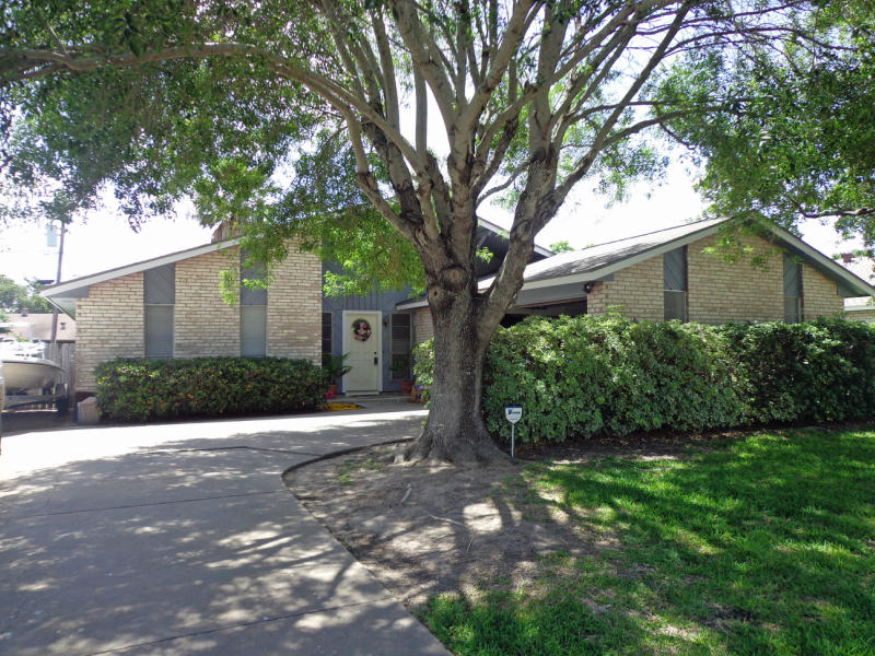 1620 Memorial Pkwy Property Photo 1