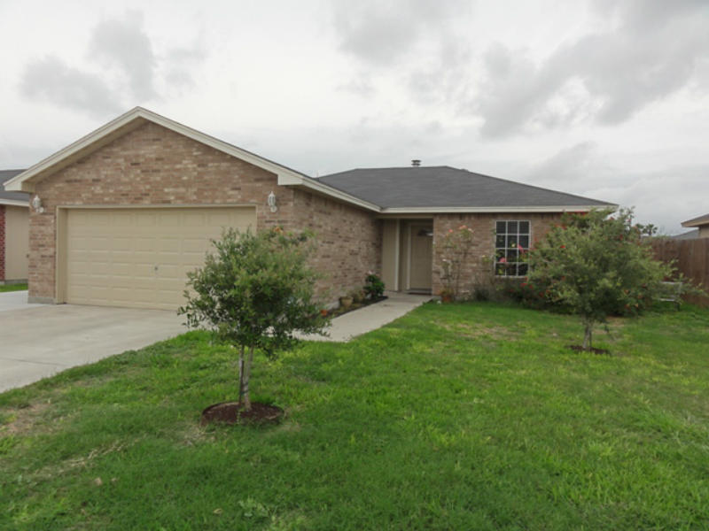 3329 Wood Creek Dr Property Photo 1