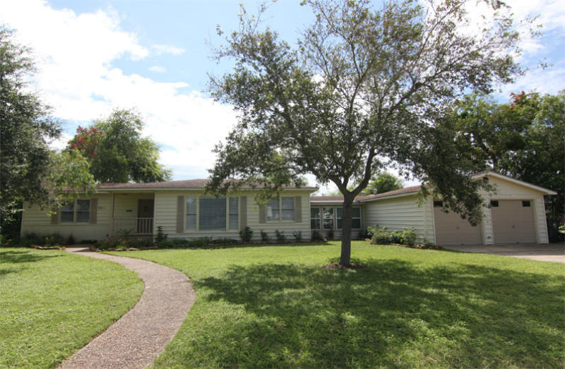 241 Ocean View Pl Property Photo 1