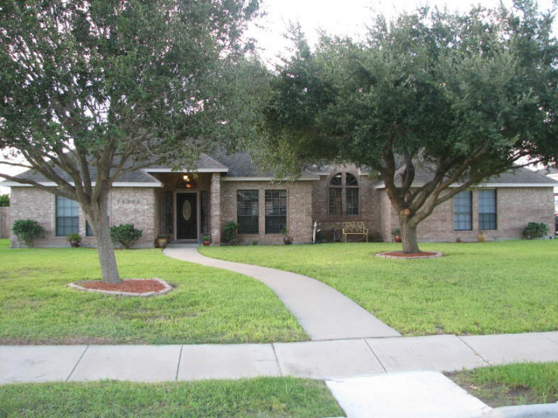 14018 Riverway Dr Property Photo 1